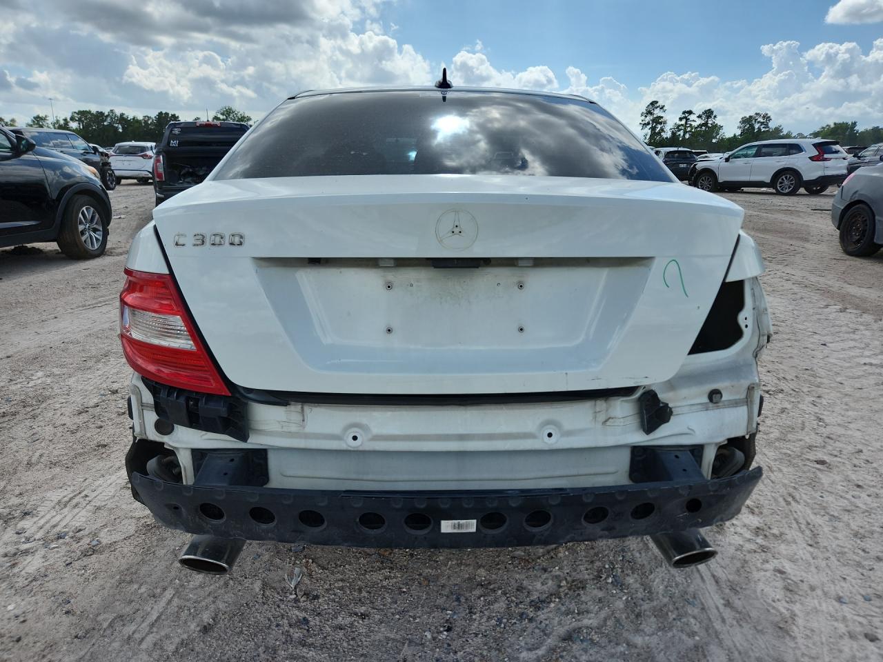 2008 Mercedes-benz C 300 White vin: WDDGF54X68F097656