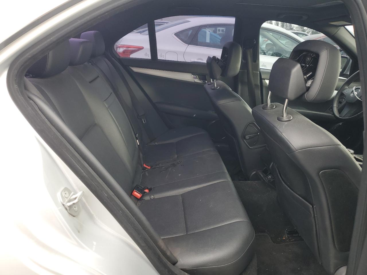 2008 Mercedes-benz C 300 Серебряный vin: WDDGF54X68F172159