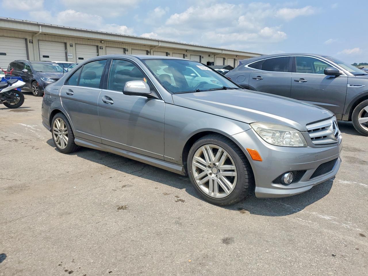 2008 Mercedes-benz C 300 Серебряный vin: WDDGF54X68R010501