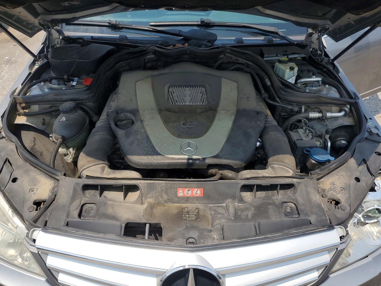 2008 Mercedes-benz C 300 Серебряный vin: WDDGF54X68R010501