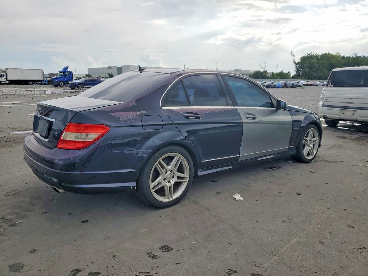 2009 Mercedes-benz C 300 Blue vin: WDDGF54X69F234869