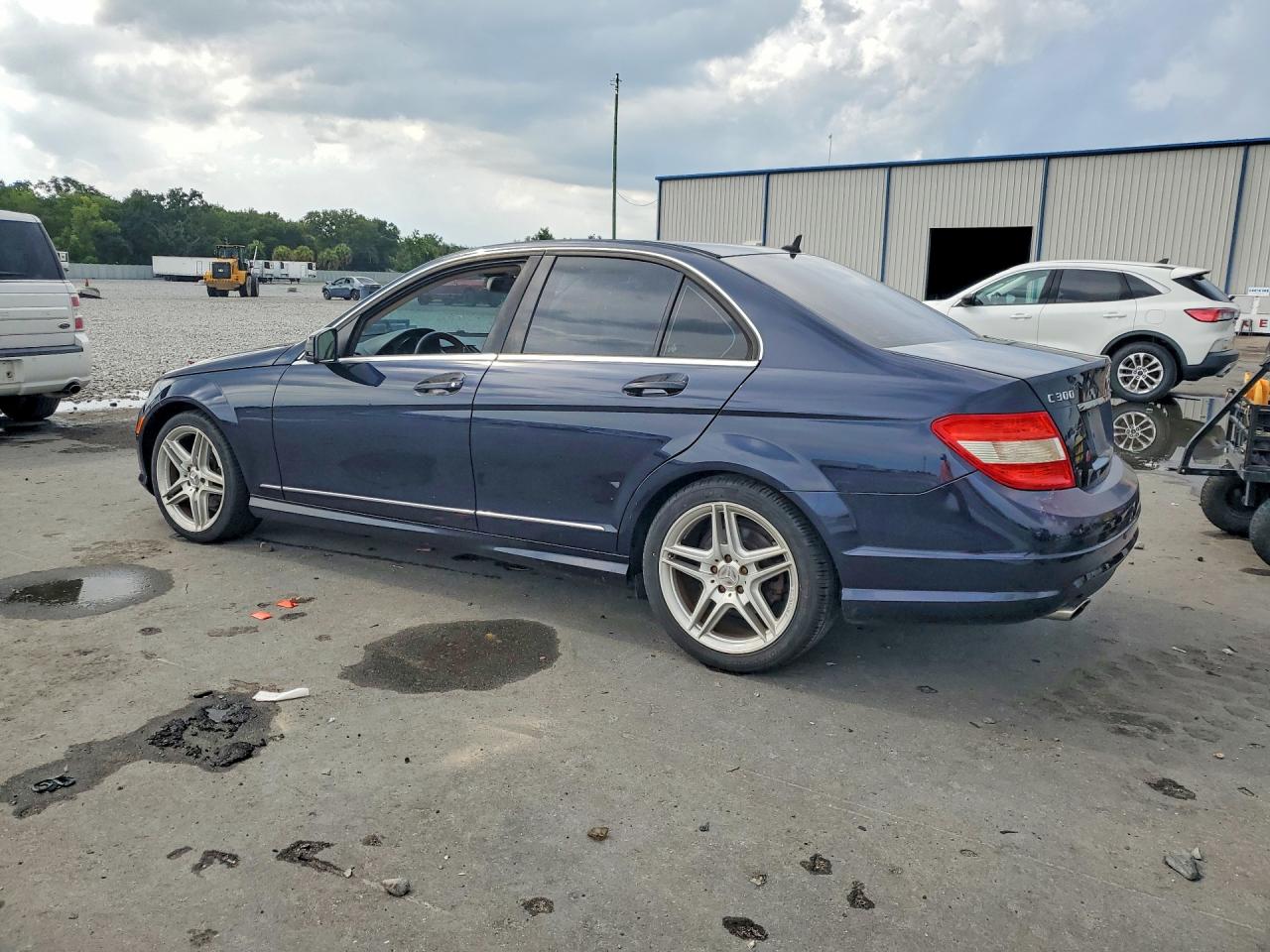 2009 Mercedes-benz C 300 Blue vin: WDDGF54X69F234869