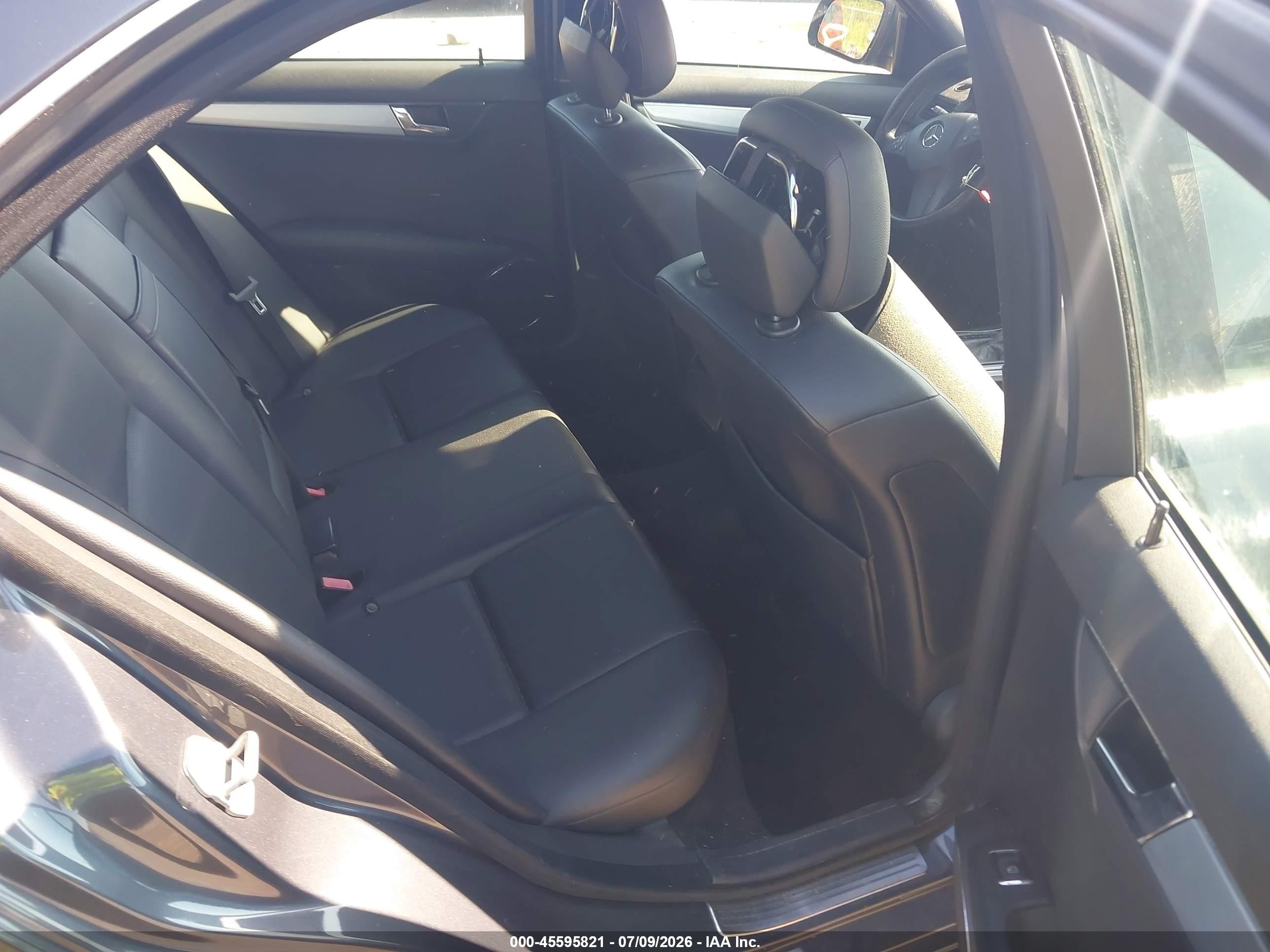 2009 Mercedes-benz C 300 Sport Gray vin: WDDGF54X69R042138