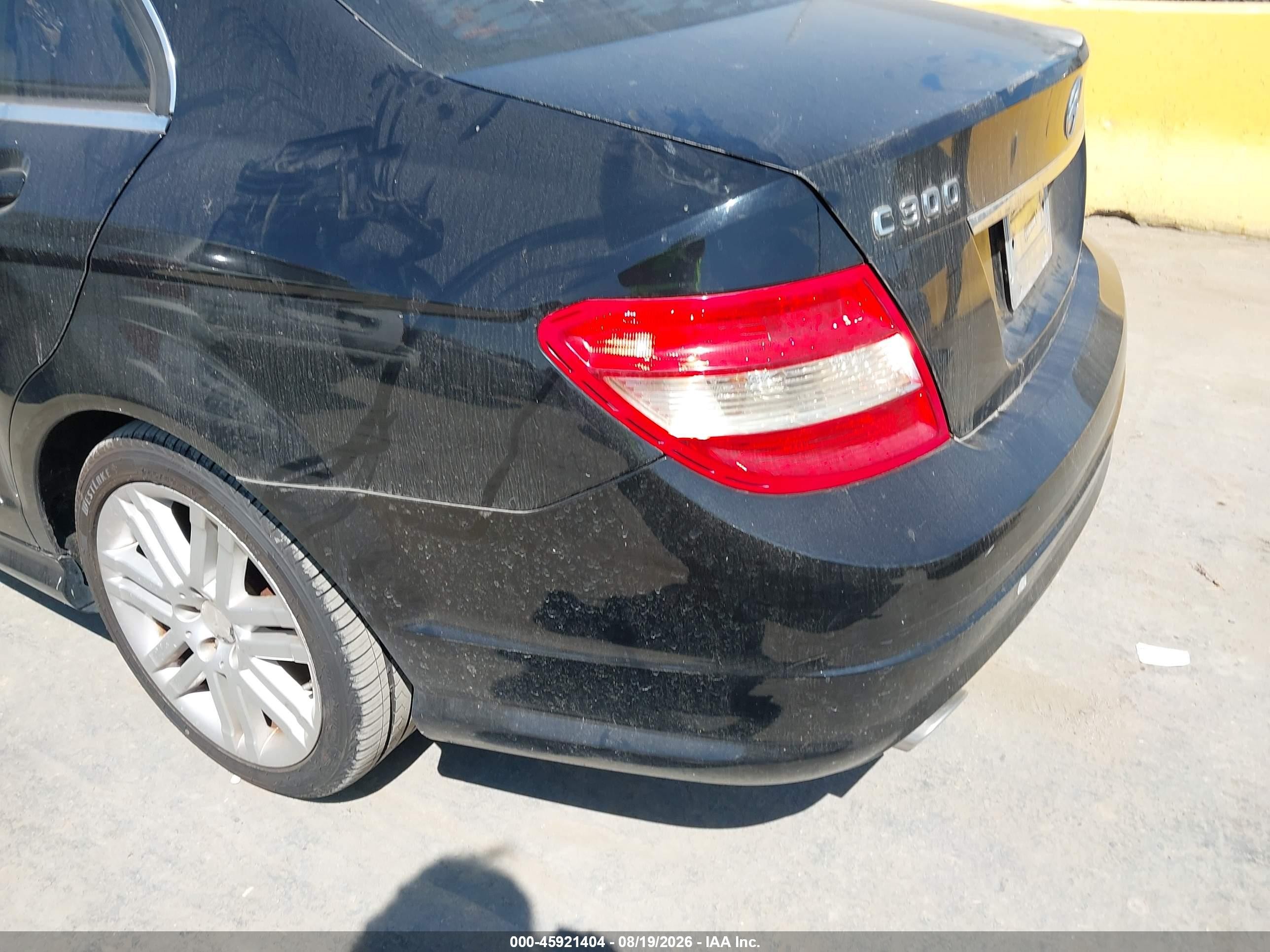 2009 Mercedes-benz C 300 Luxury/sport Black vin: WDDGF54X69R068318