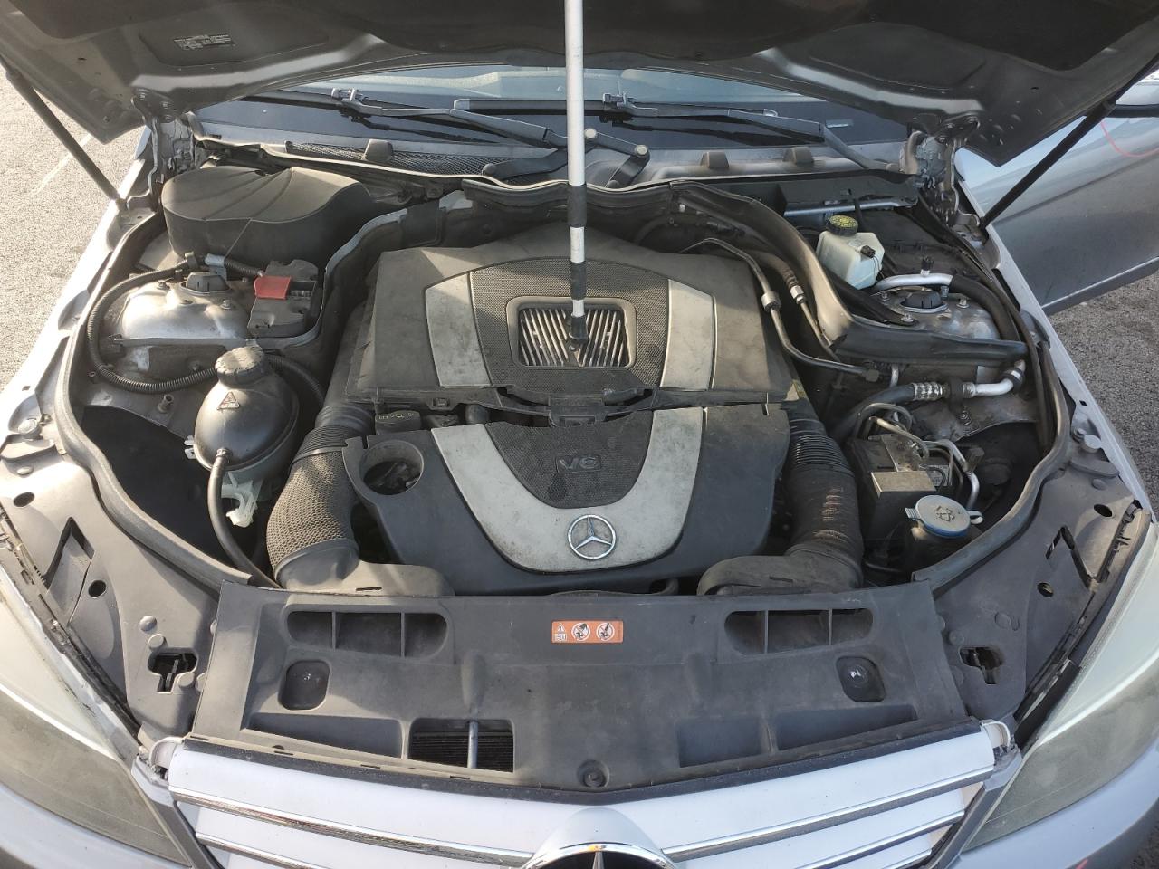 2009 Mercedes-benz C 300 Серый vin: WDDGF54X69R073387