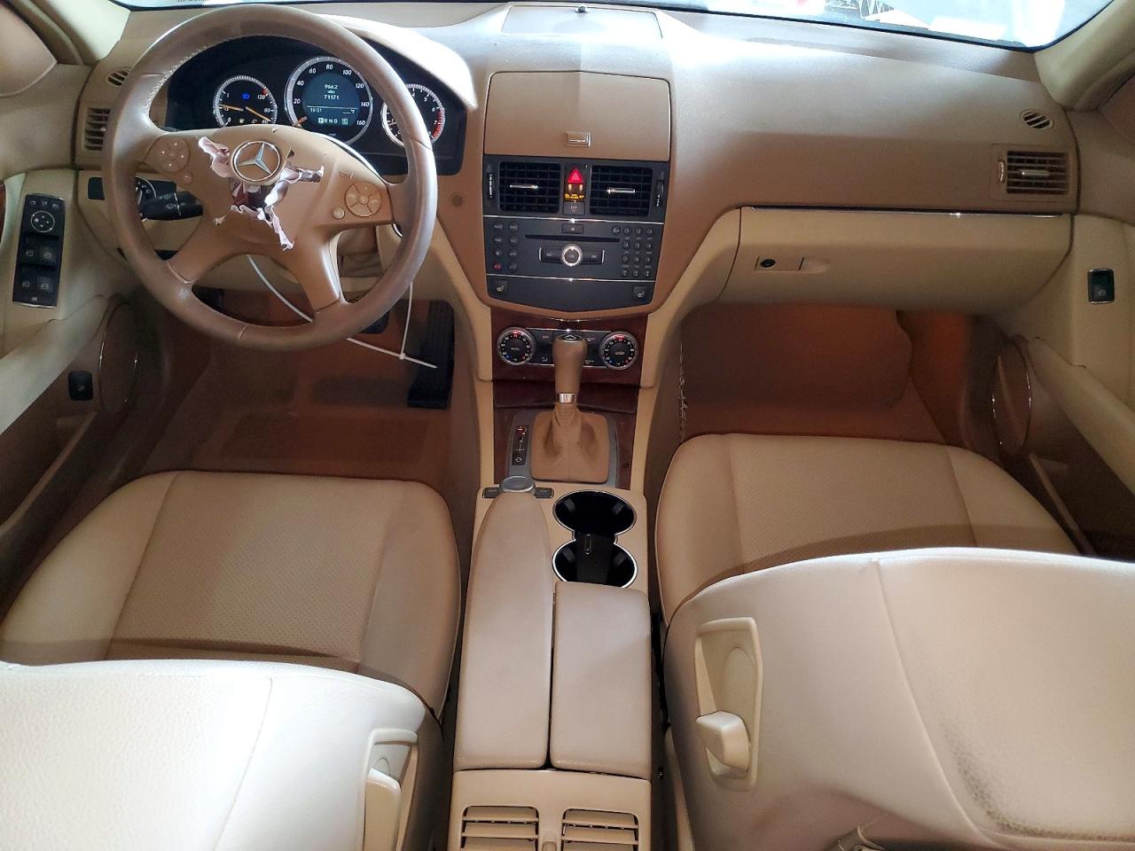 2008 Mercedes-benz C 300 White vin: WDDGF54X78F052435