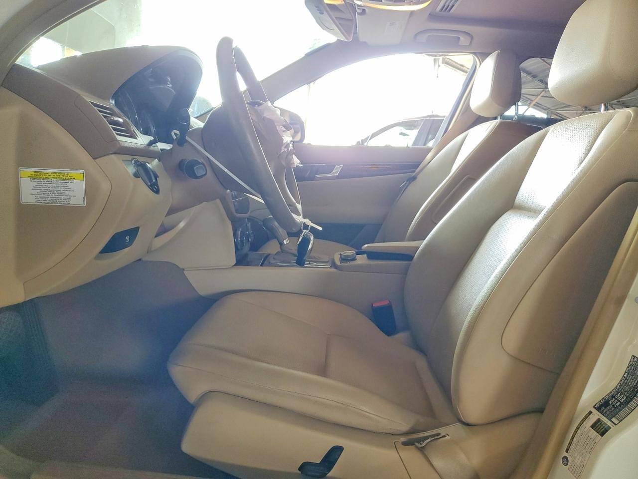 2008 Mercedes-benz C 300 White vin: WDDGF54X78F052435