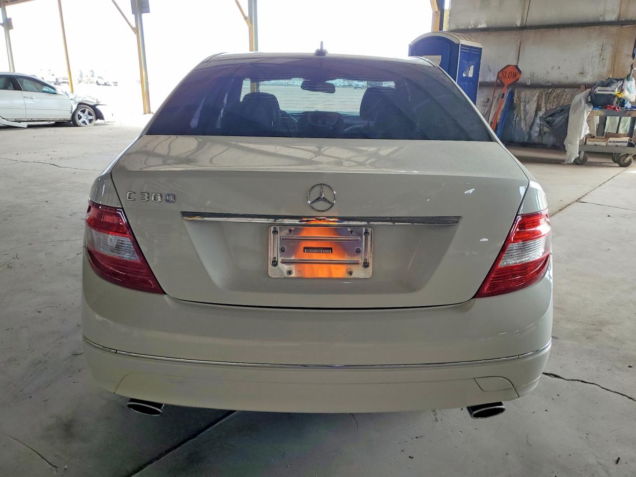 2008 Mercedes-benz C 300 White vin: WDDGF54X78F052435