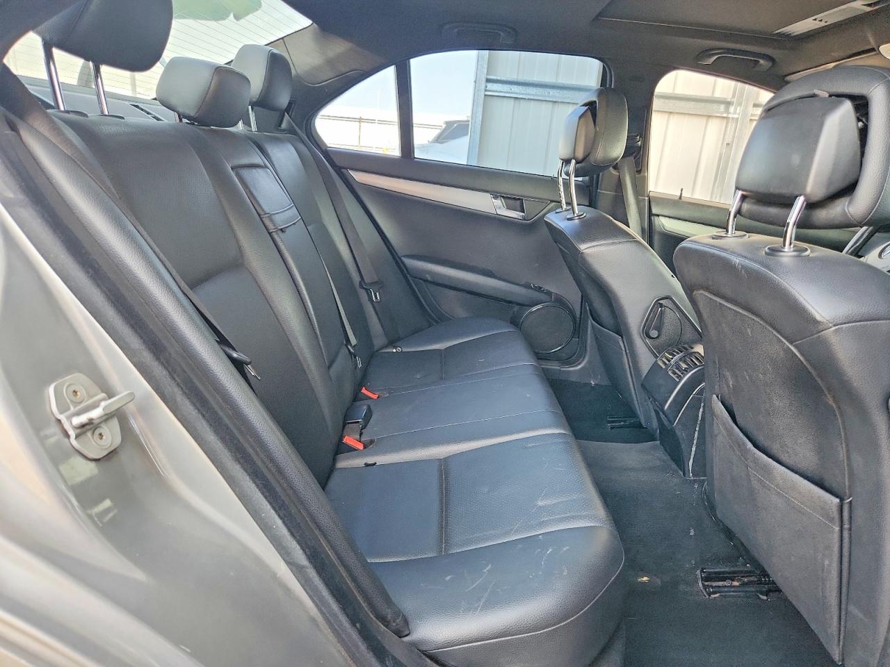 2008 Mercedes-benz C 300 Silver vin: WDDGF54X78R031468