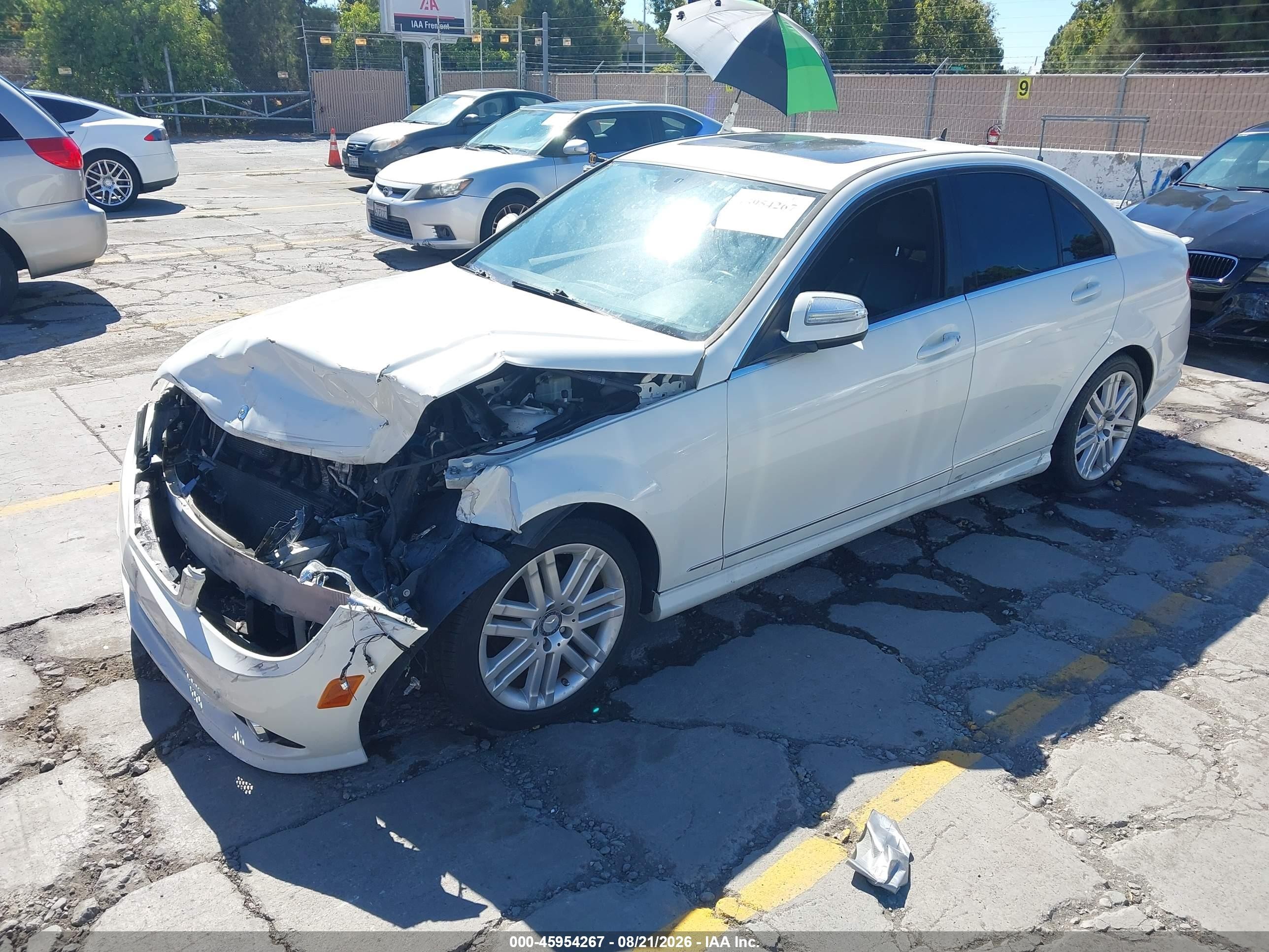 2009 Mercedes-benz C 300 Sport White vin: WDDGF54X79F218325