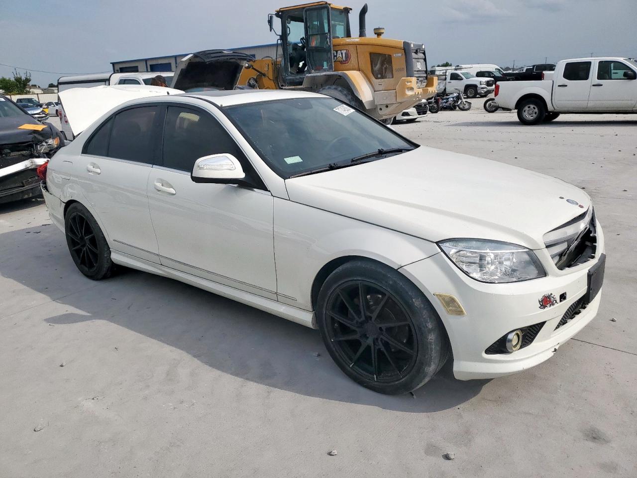 2009 Mercedes-benz C 300 Белый vin: WDDGF54X79R040916