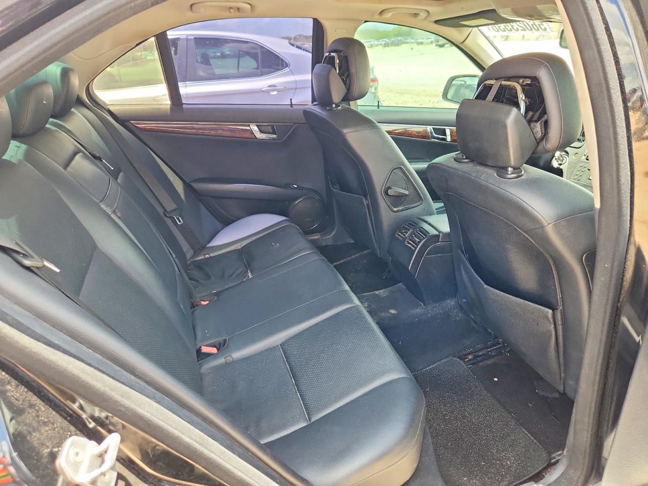 2009 Mercedes-benz C 300 Черный vin: WDDGF54X79R045825