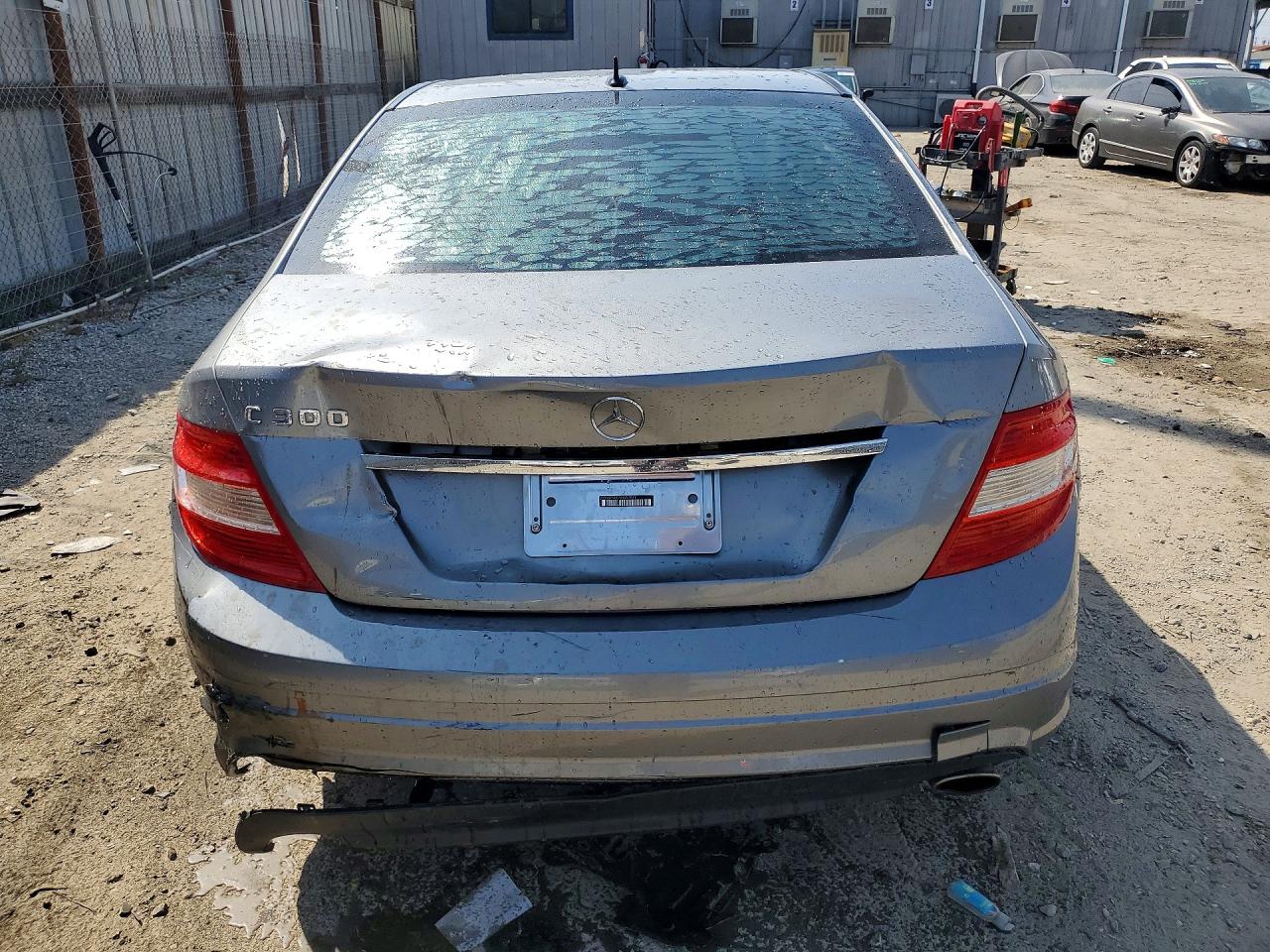2009 Mercedes-benz C 300 Gray vin: WDDGF54X79R057571