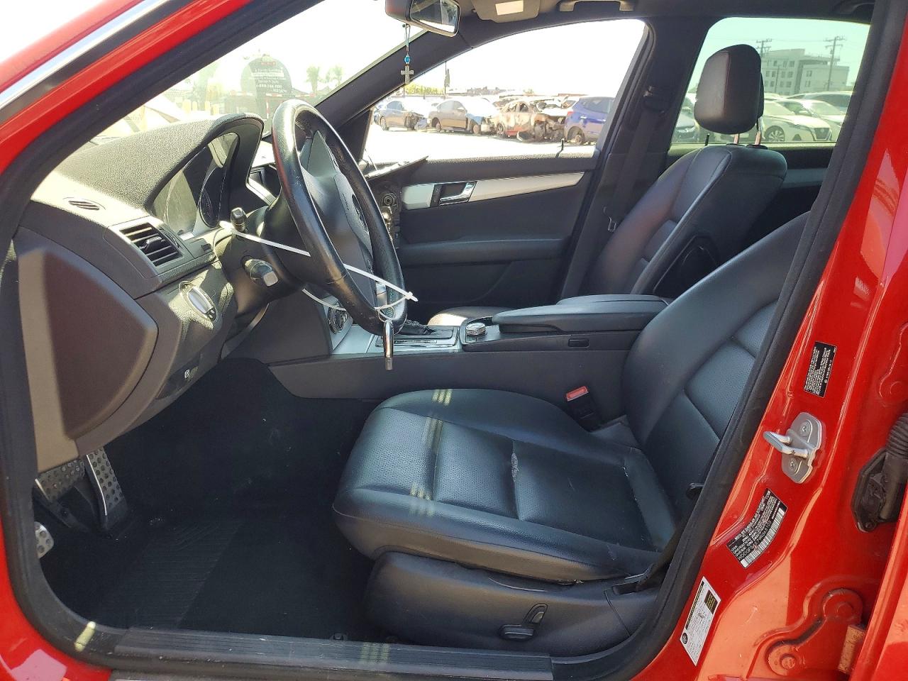 2009 Mercedes-benz C 300 Красный vin: WDDGF54X79R065105