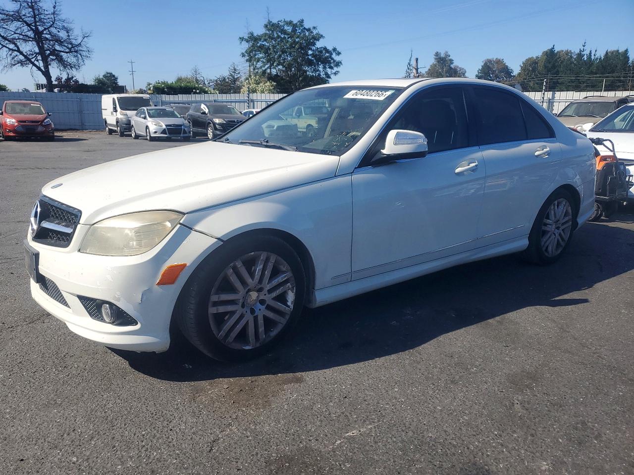 2009 Mercedes-benz C 300 Белый vin: WDDGF54X79R081322