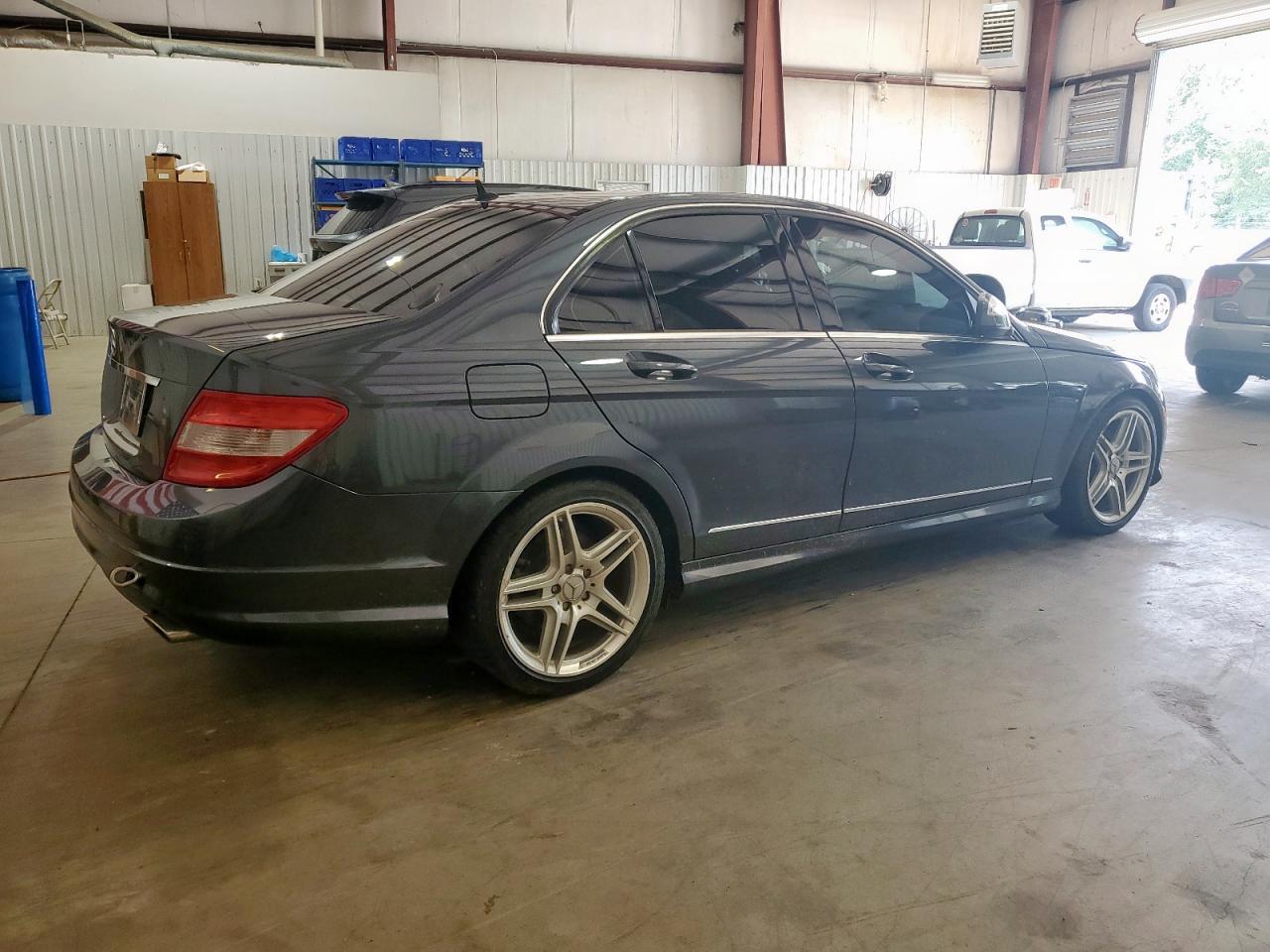 2009 Mercedes-benz C 300 Серый vin: WDDGF54X79R082776