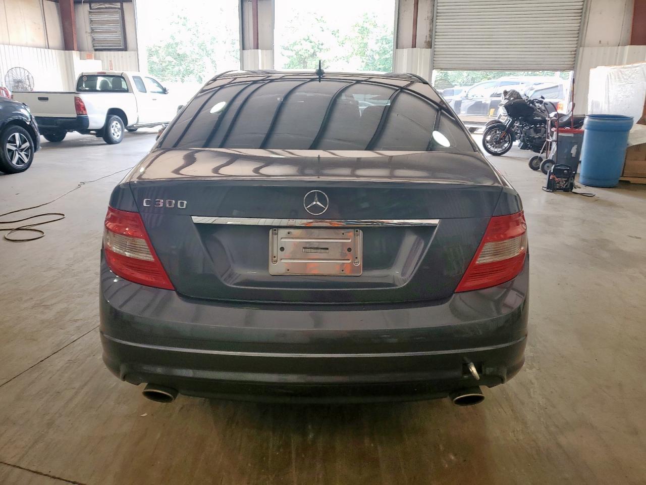 2009 Mercedes-benz C 300 Серый vin: WDDGF54X79R082776