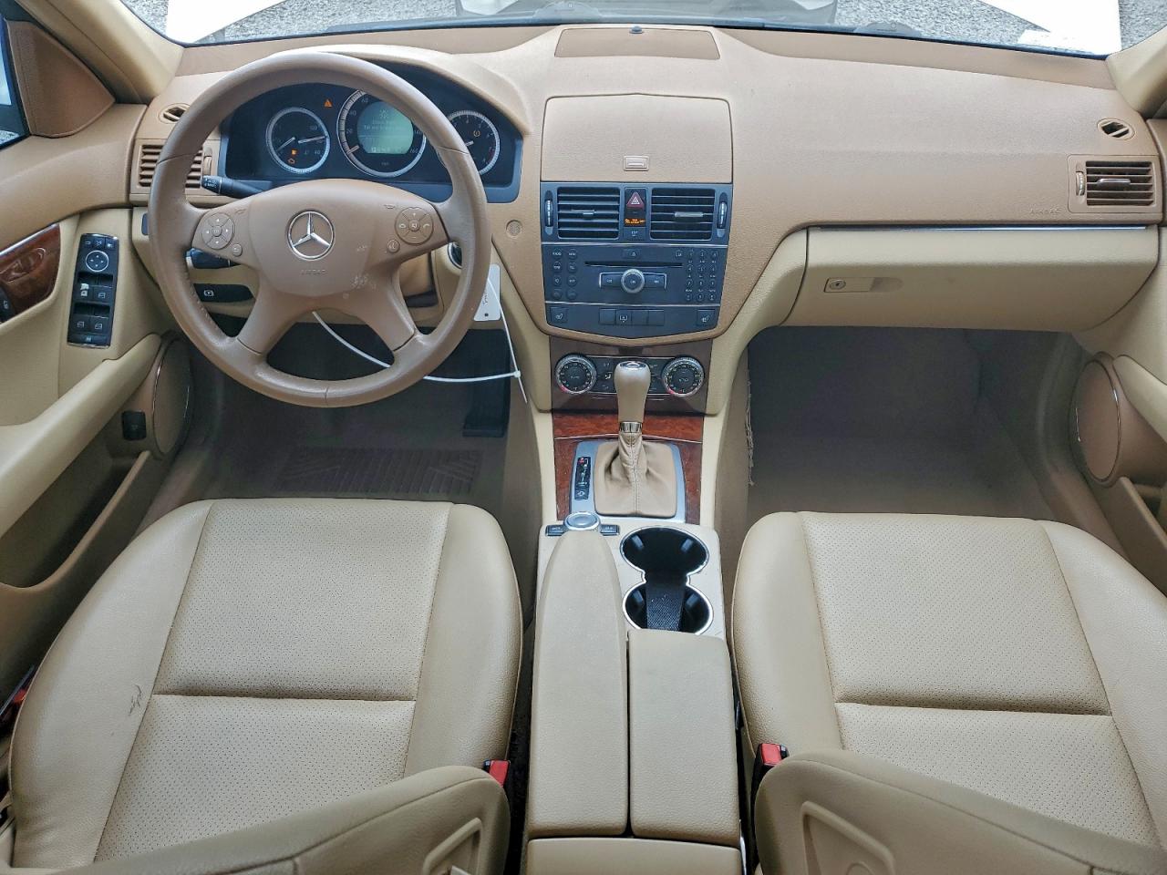 2008 Mercedes-benz C 300 White vin: WDDGF54X88F049138