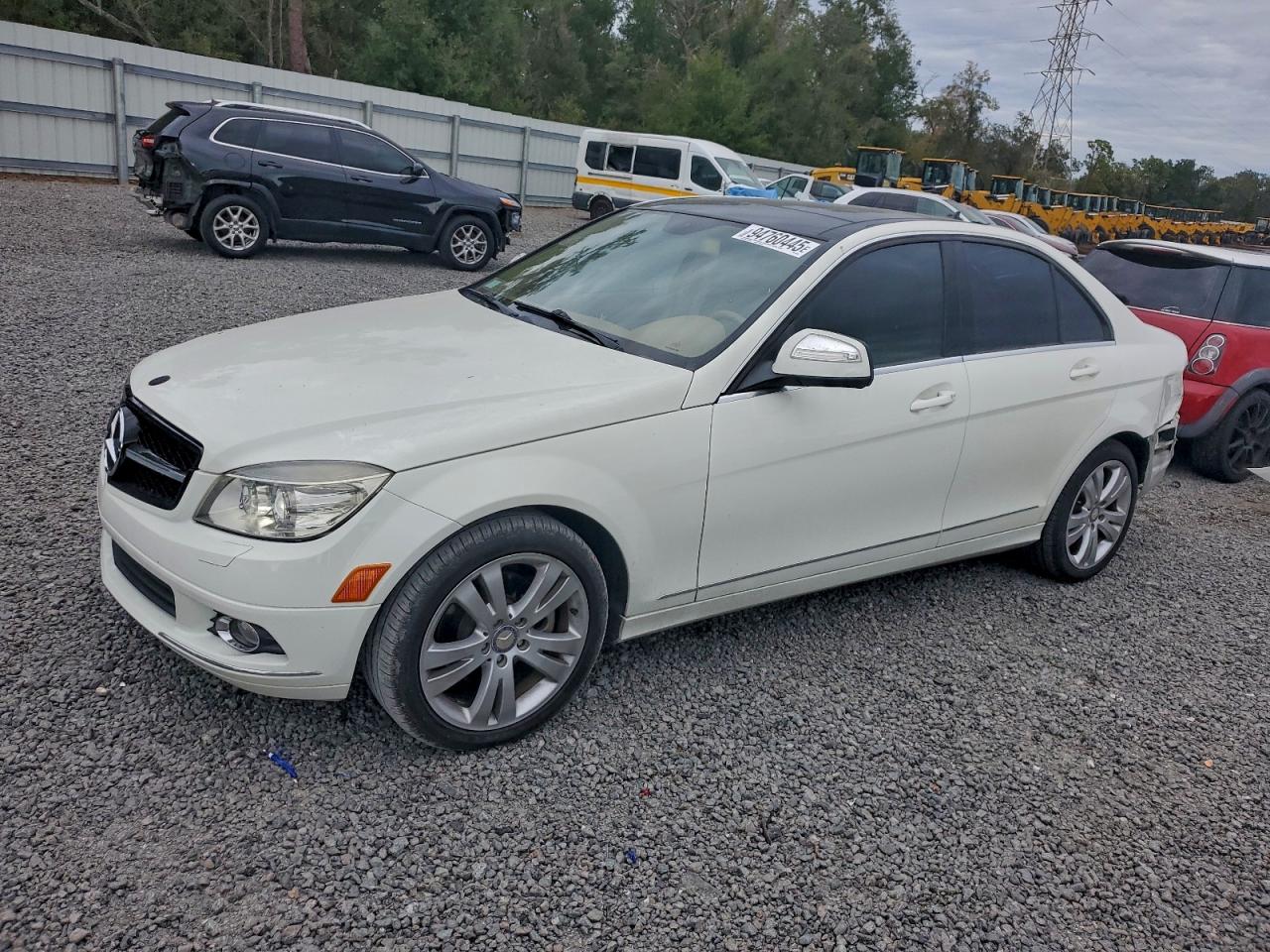 2008 Mercedes-benz C 300 Белый vin: WDDGF54X88F049138