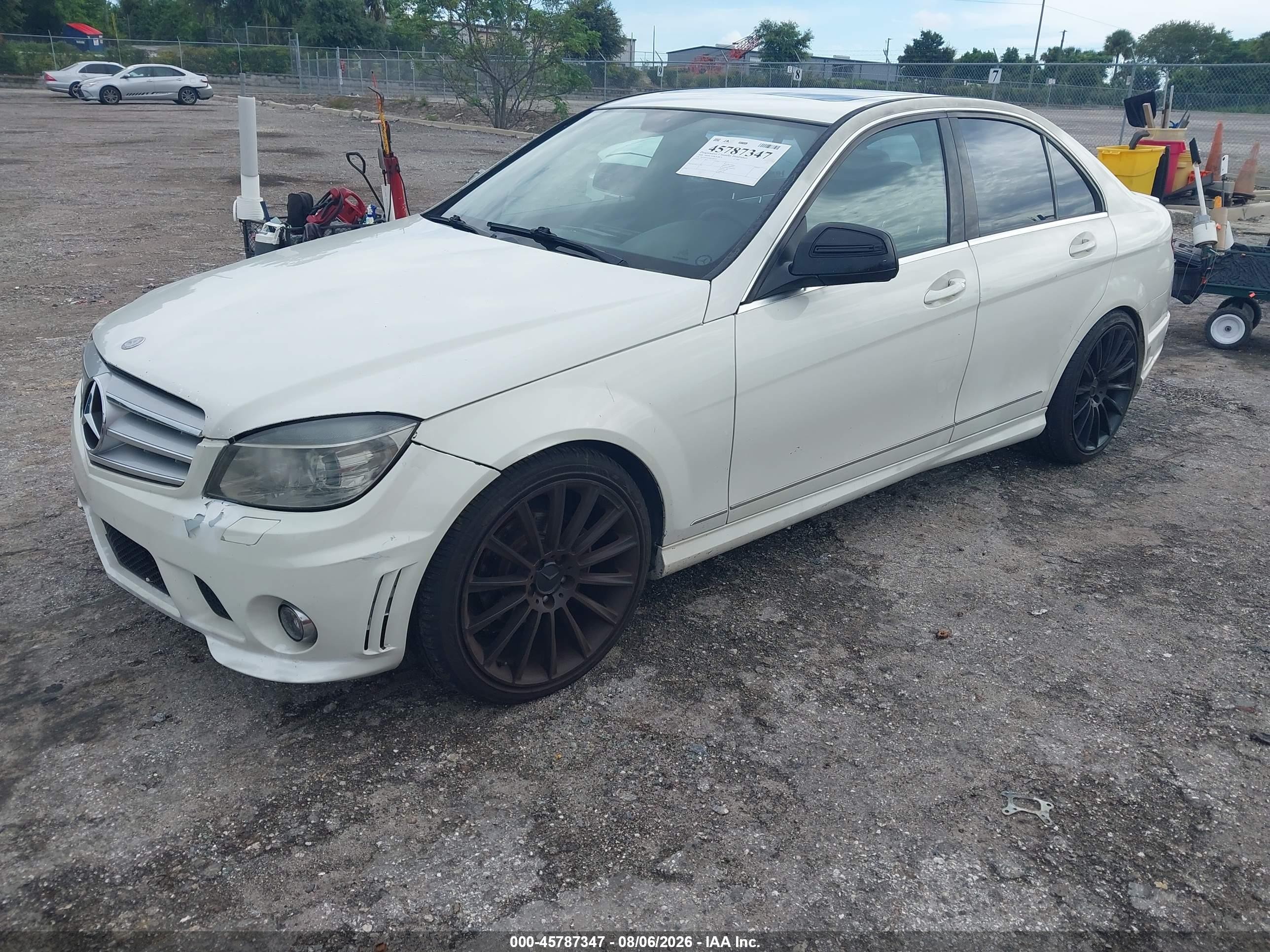 2008 Mercedes-benz C 300 Luxury/sport White vin: WDDGF54X88F183325
