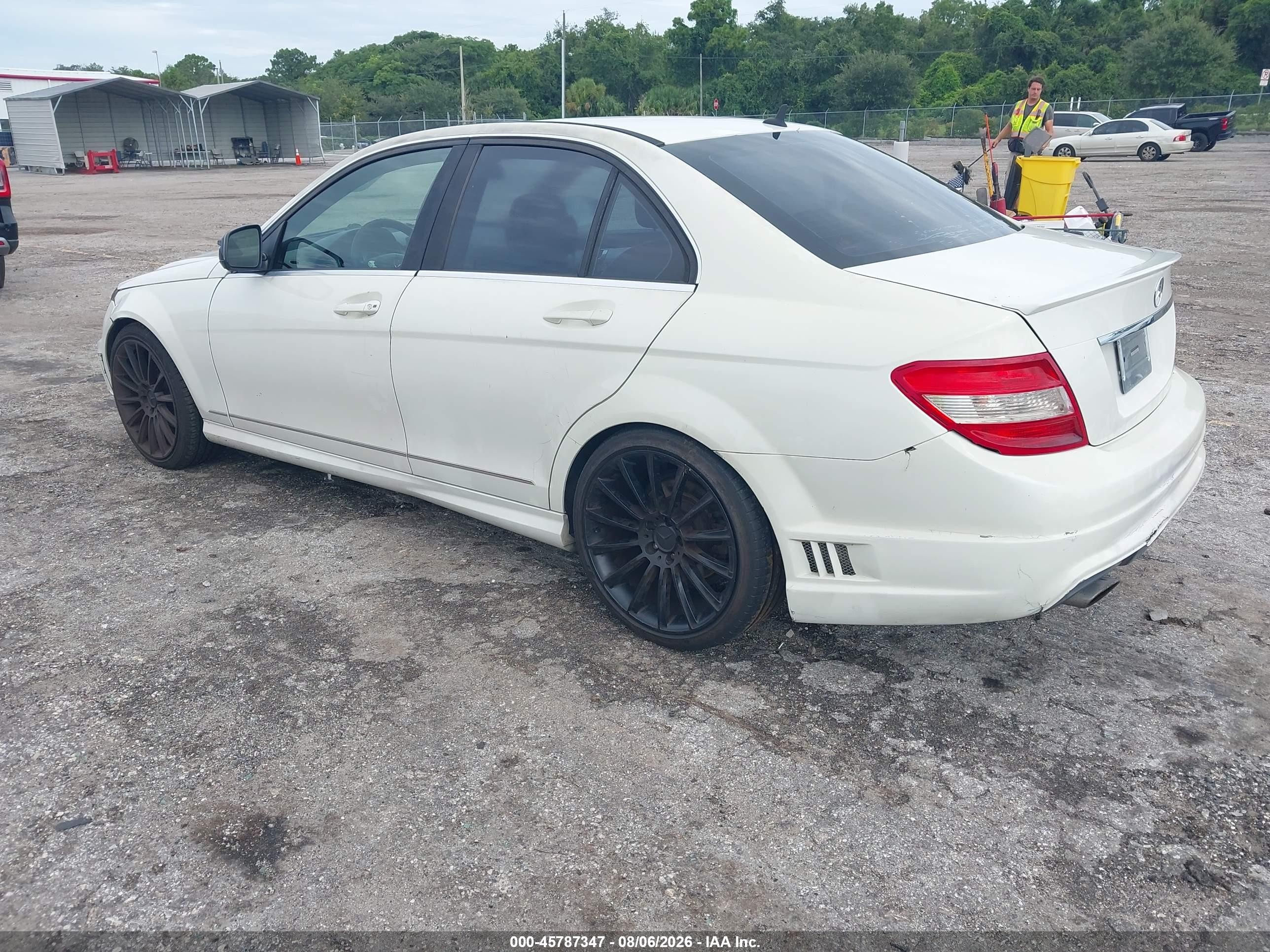 2008 Mercedes-benz C 300 Luxury/sport White vin: WDDGF54X88F183325