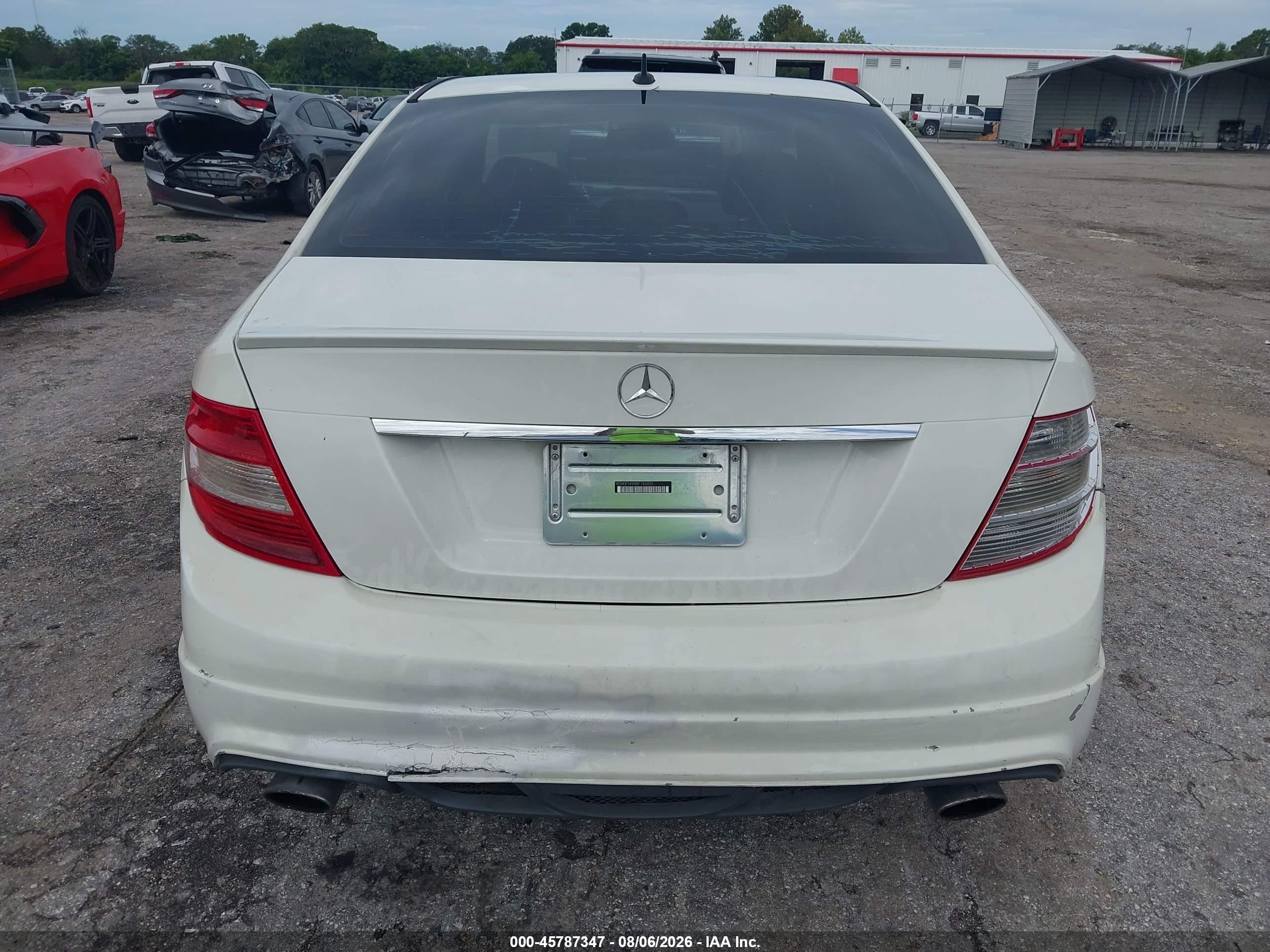2008 Mercedes-benz C 300 Luxury/sport White vin: WDDGF54X88F183325