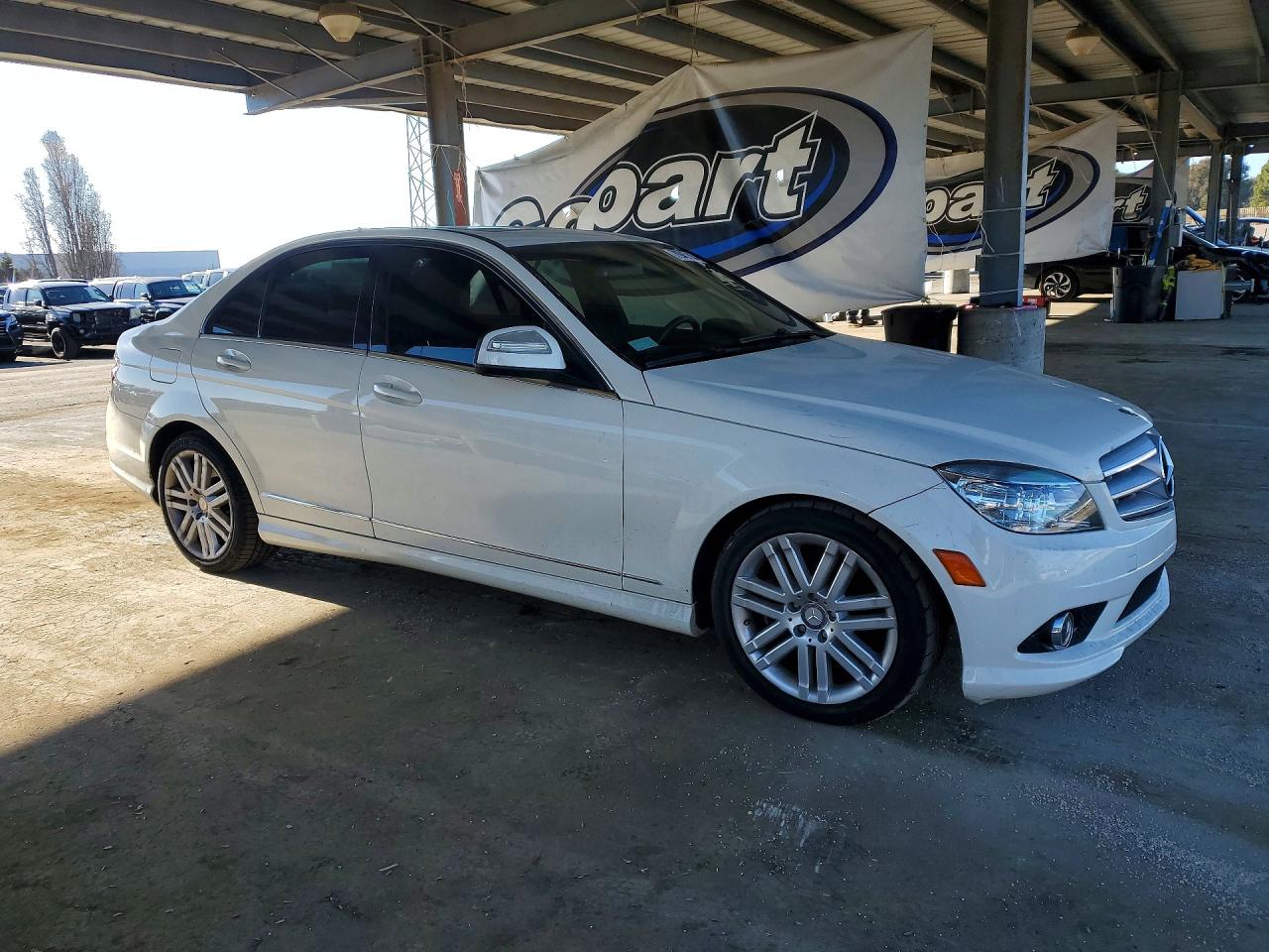 2008 Mercedes-benz C 300 White vin: WDDGF54X88R020205
