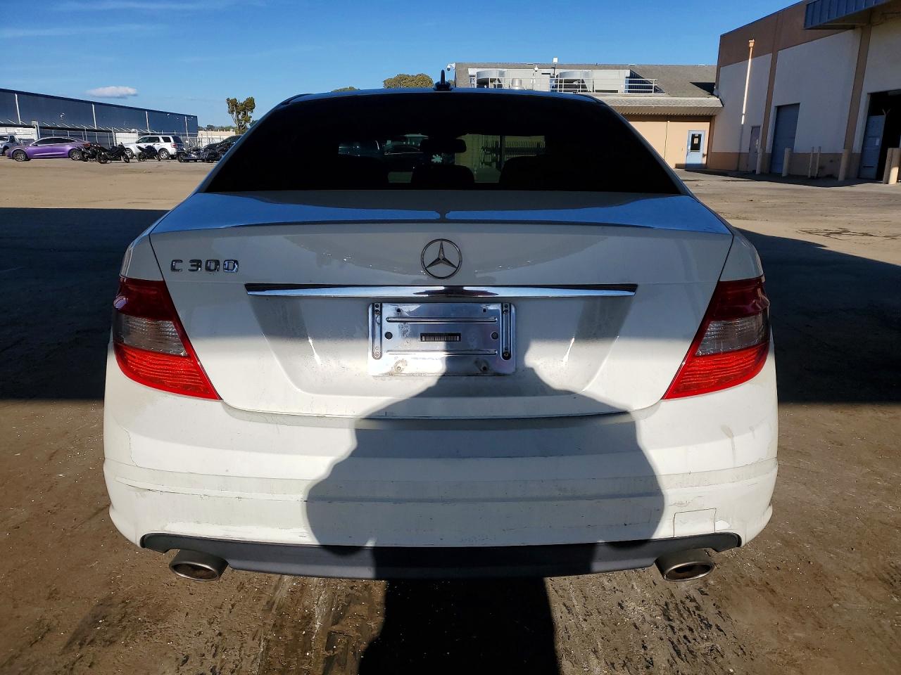 2008 Mercedes-benz C 300 White vin: WDDGF54X88R020205