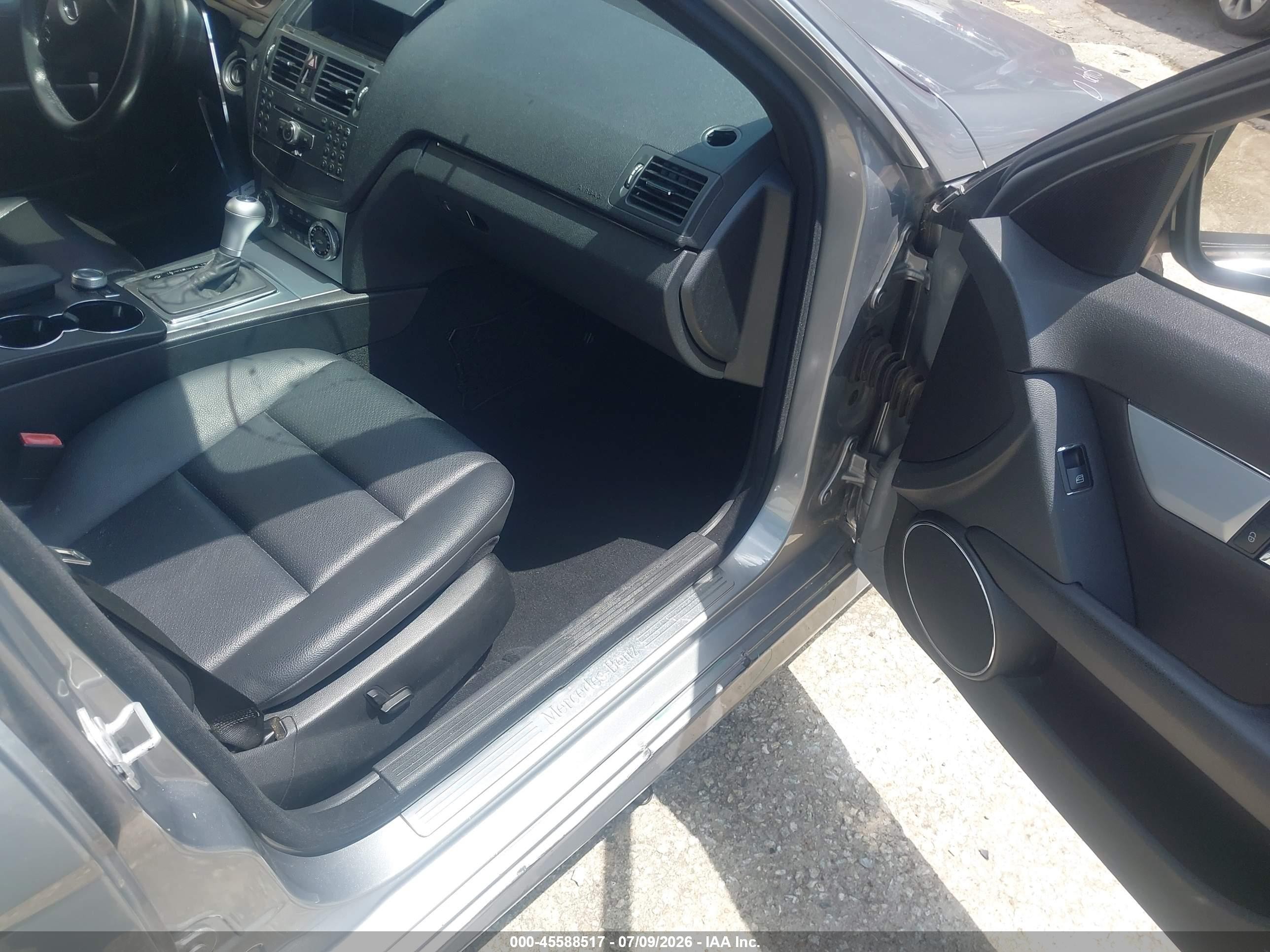 2008 Mercedes-benz C 300 Luxury/sport Gray vin: WDDGF54X88R031768