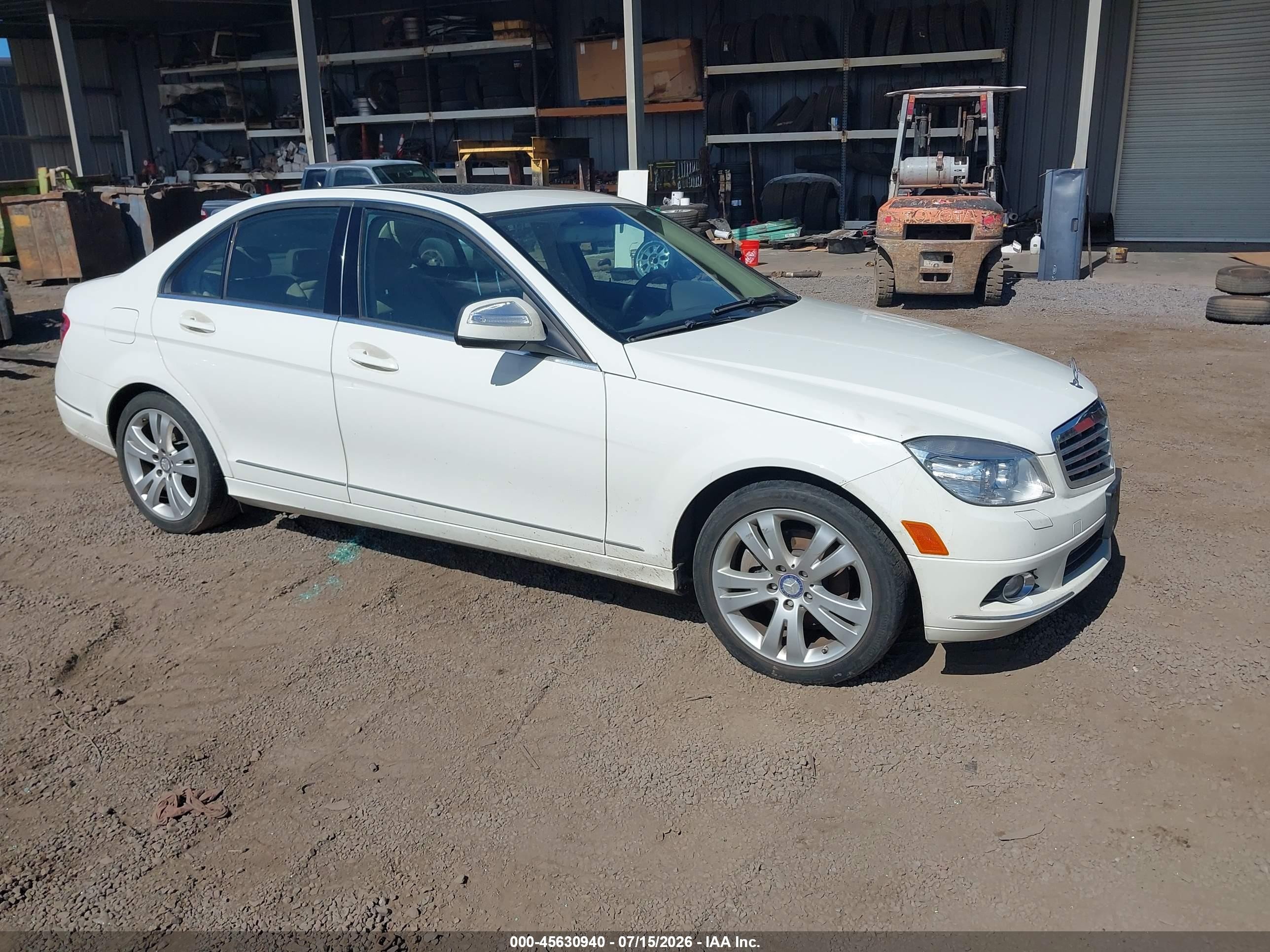 2009 Mercedes-benz C 300 Luxury/sport White vin: WDDGF54X89F218219