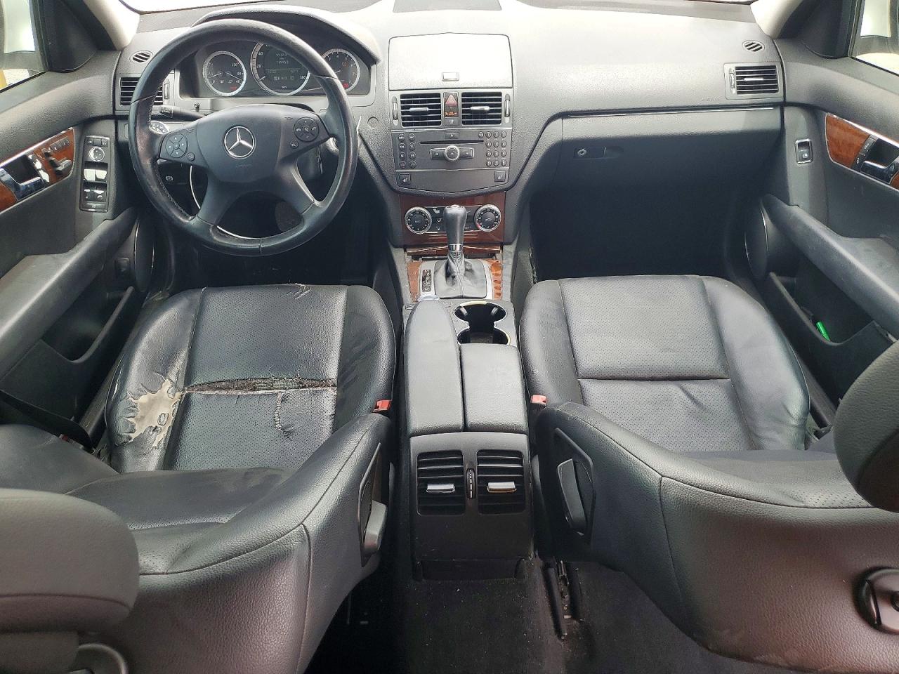 2009 Mercedes-benz C 300 Белый vin: WDDGF54X89F232072