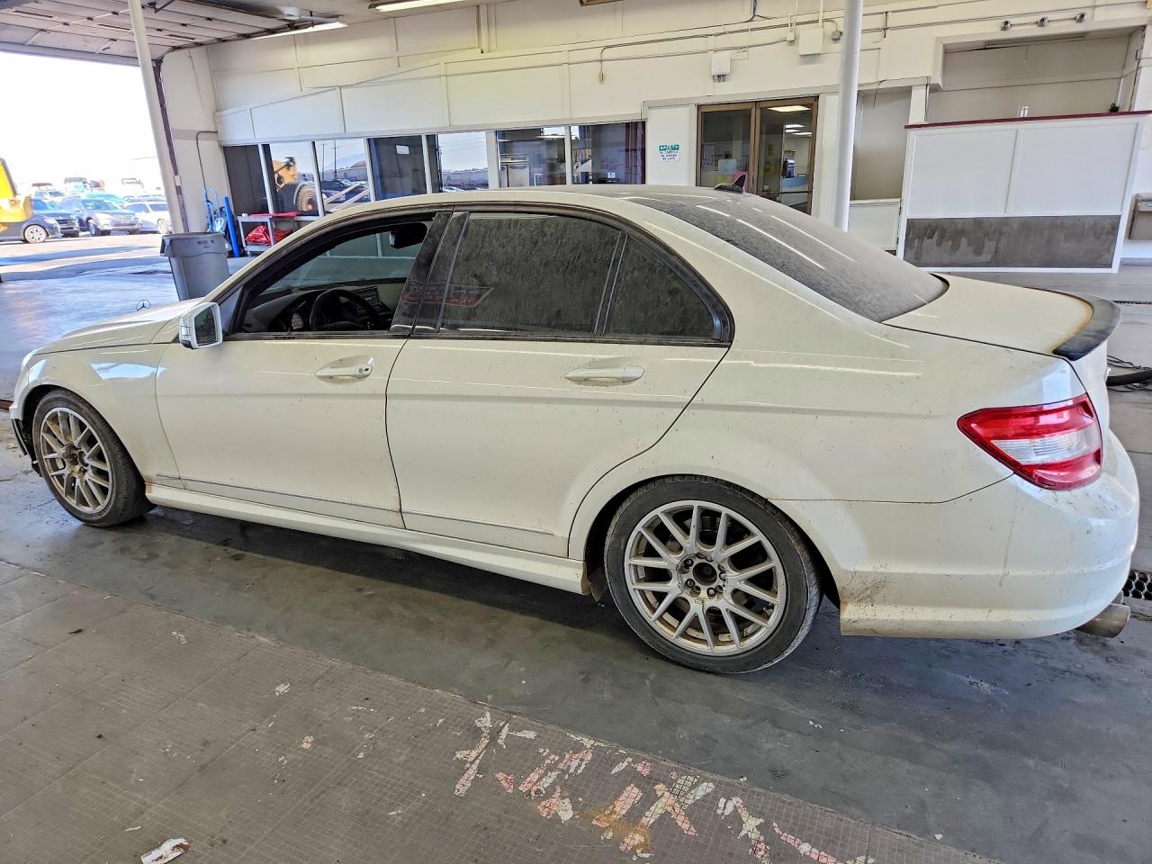 2009 Mercedes-benz C 300 White vin: WDDGF54X89F244562