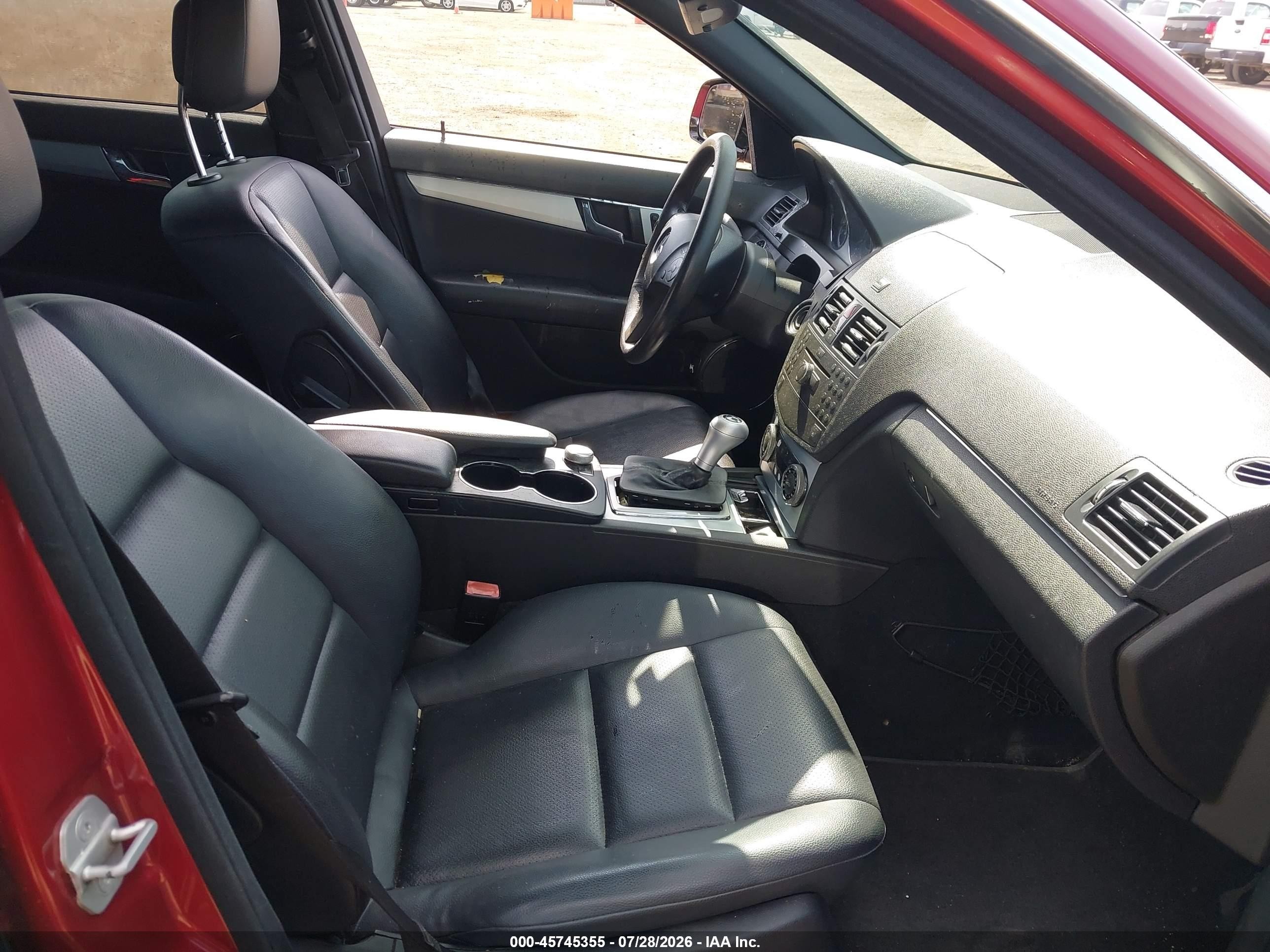 2009 Mercedes-benz C 300 Luxury/sport Red vin: WDDGF54X89R049155