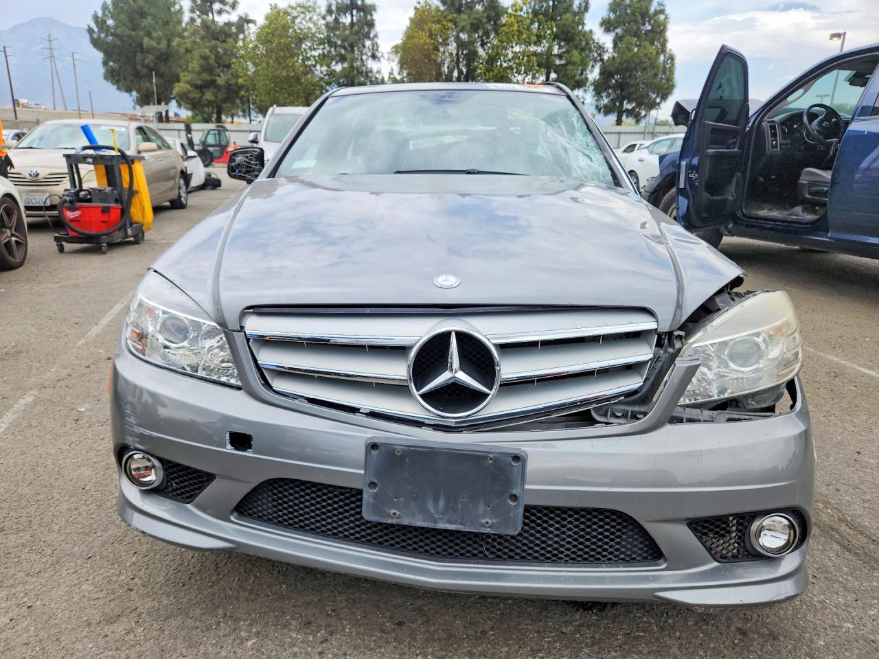 2009 Mercedes-benz C 300 Серебряный vin: WDDGF54X89R051343