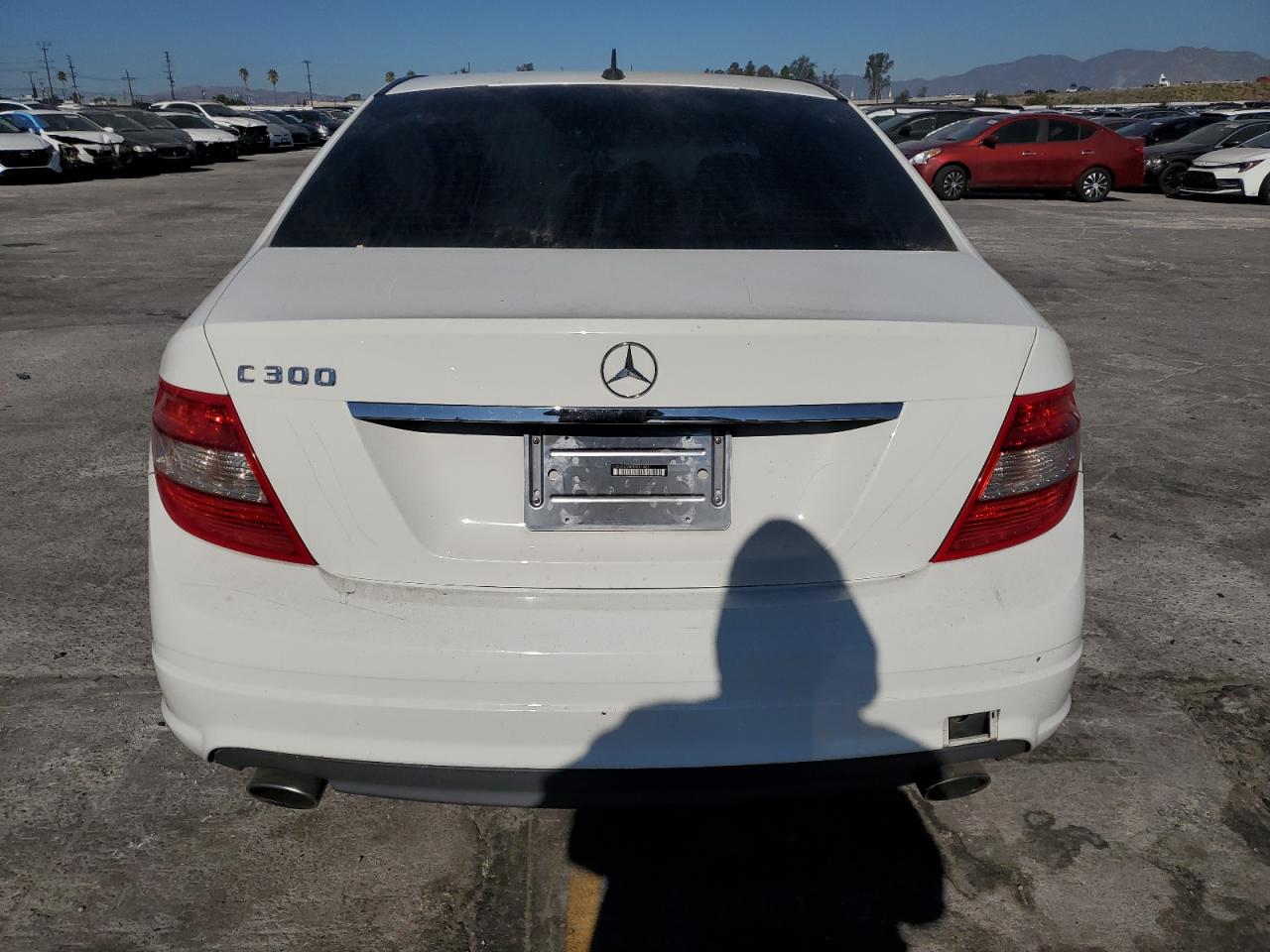 2009 Mercedes-benz C 300 White vin: WDDGF54X89R051665