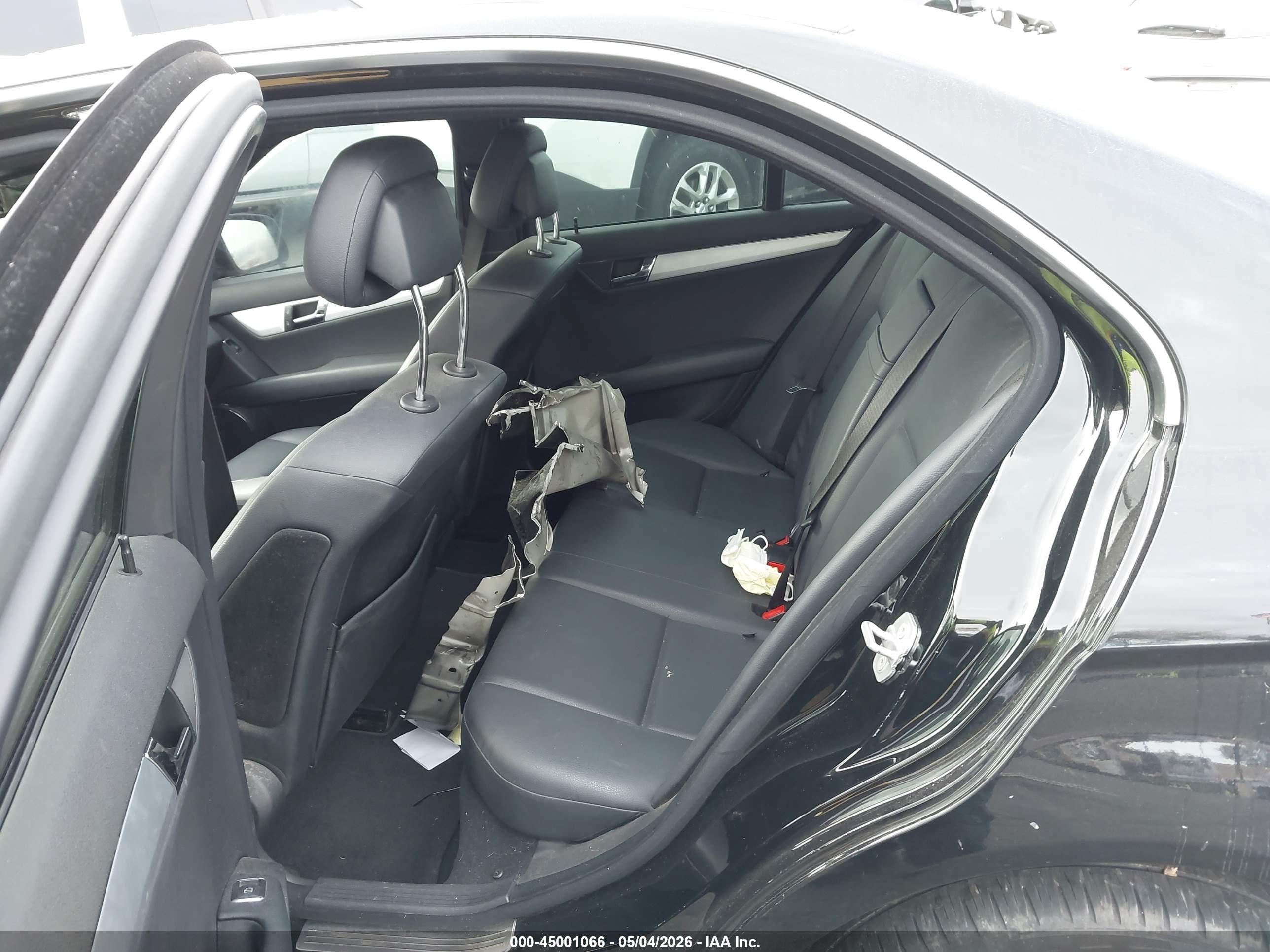2009 Mercedes-benz C 300 Luxury/sport Black vin: WDDGF54X89R056963