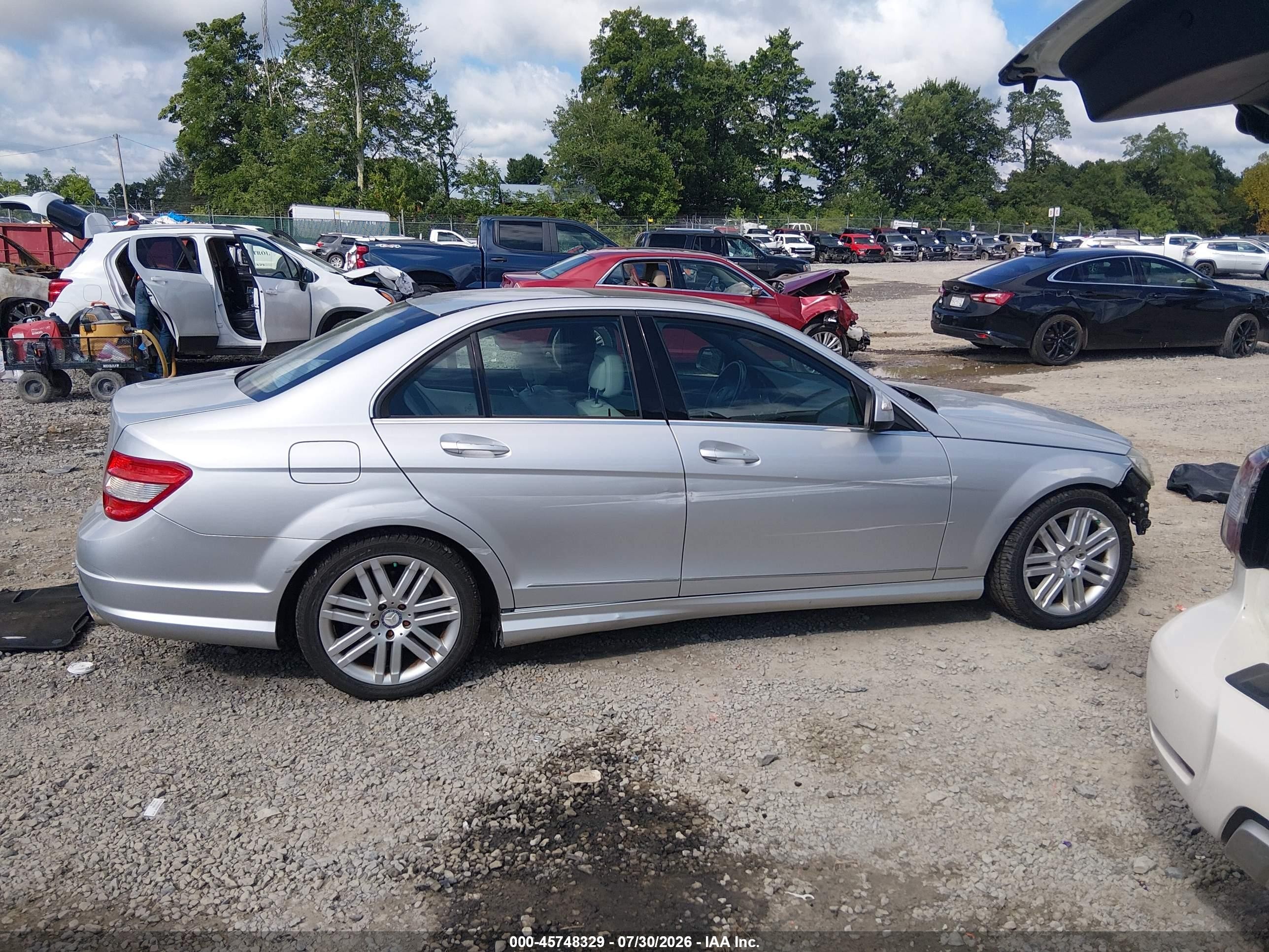 2009 Mercedes-benz C 300 Luxury/sport Silver vin: WDDGF54X89R079899