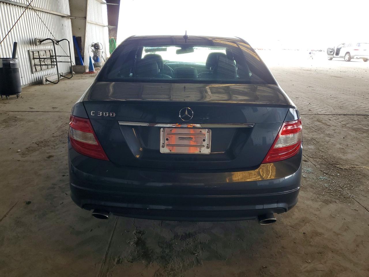 2009 Mercedes-benz C 300 Gray vin: WDDGF54X89R083211