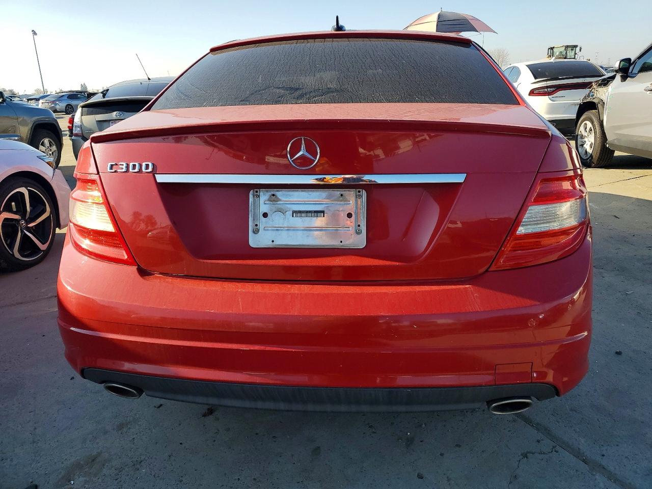 2008 Mercedes-benz C 300 Red vin: WDDGF54X98F121058