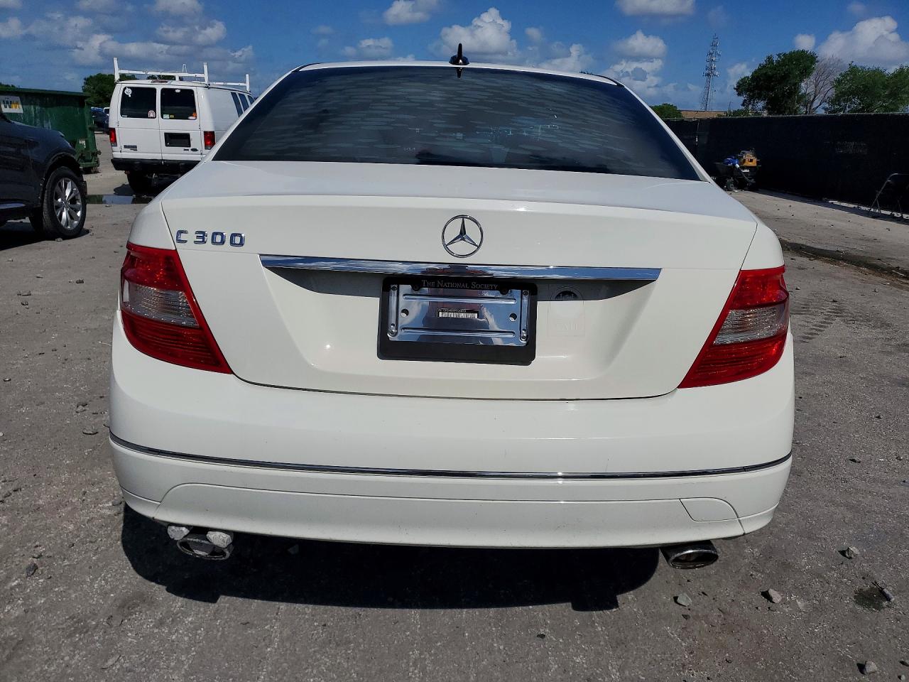 2008 Mercedes-benz C 300 Белый vin: WDDGF54X98F126860