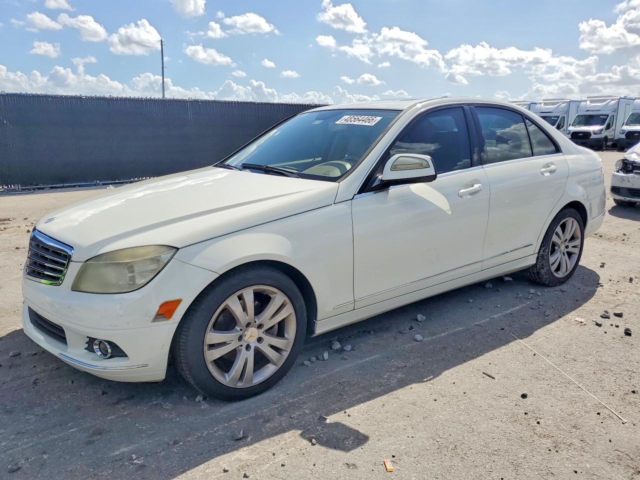 2008 Mercedes-benz C 300 Белый vin: WDDGF54X98F126860