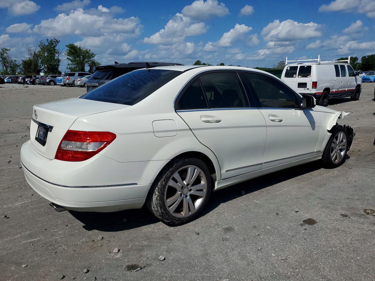 2008 Mercedes-benz C 300 Белый vin: WDDGF54X98F126860