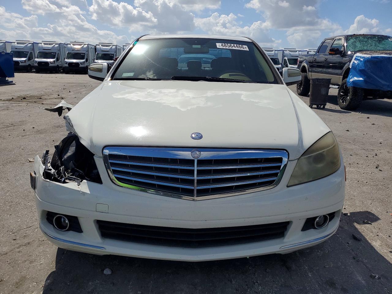 2008 Mercedes-benz C 300 Белый vin: WDDGF54X98F126860