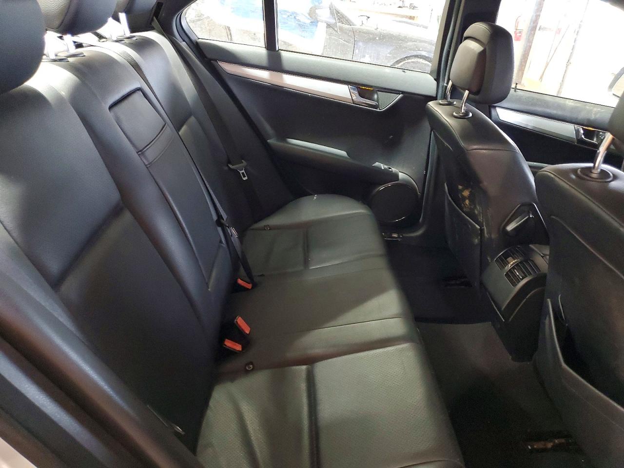 2008 Mercedes-benz C 300 Silver vin: WDDGF54X98R014705