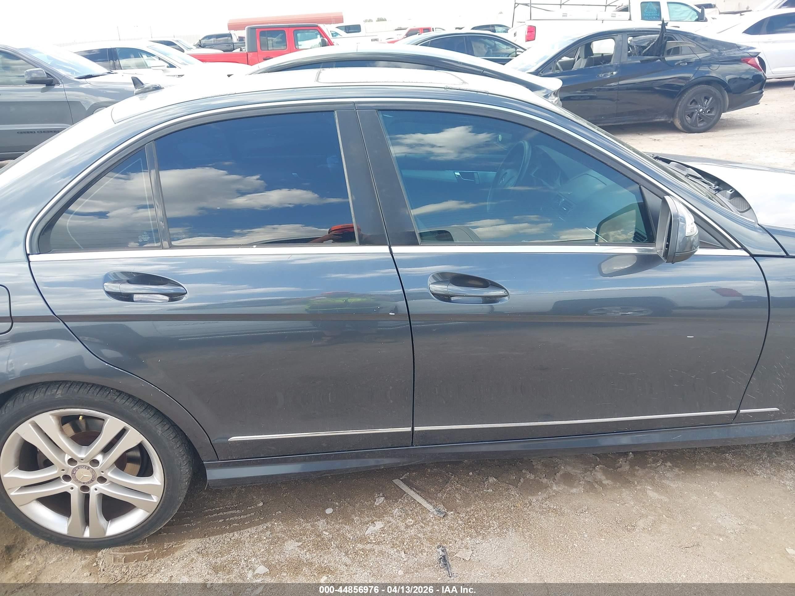 2008 Mercedes-benz C 300 Luxury/sport Черный vin: WDDGF54X98R035229