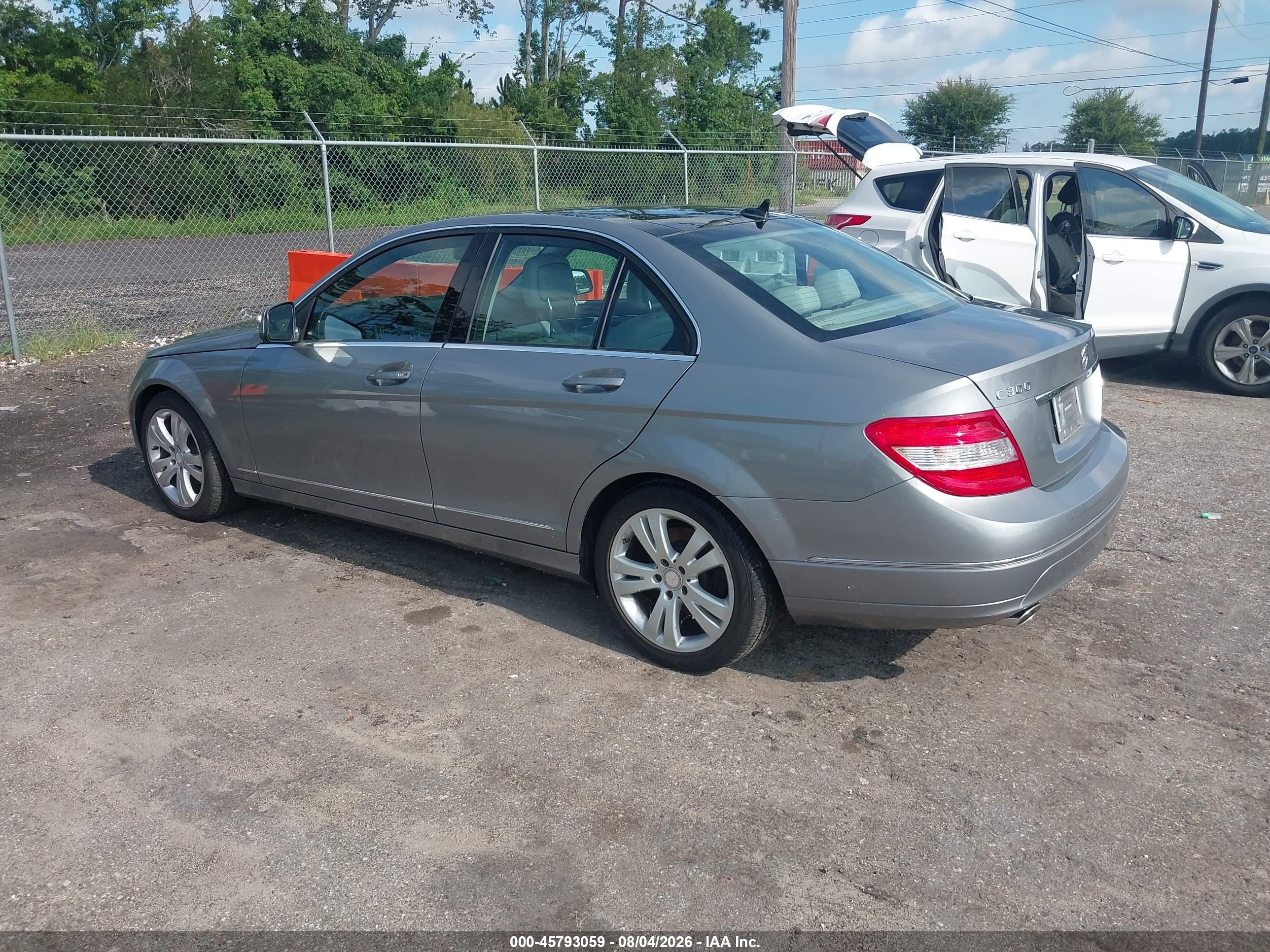2009 Mercedes-benz C 300 Luxury/sport Silver vin: WDDGF54X99F216186