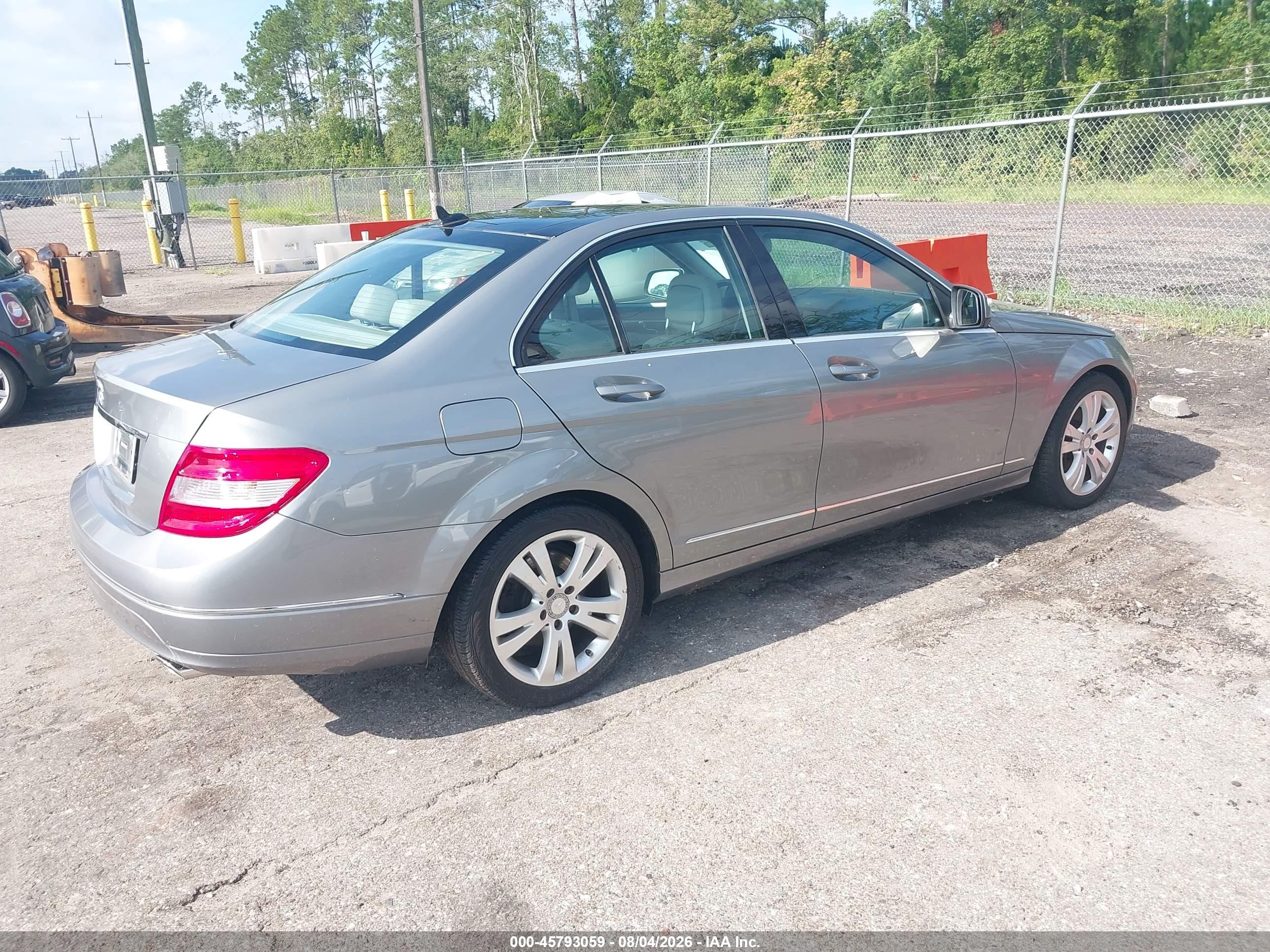 2009 Mercedes-benz C 300 Luxury/sport Silver vin: WDDGF54X99F216186