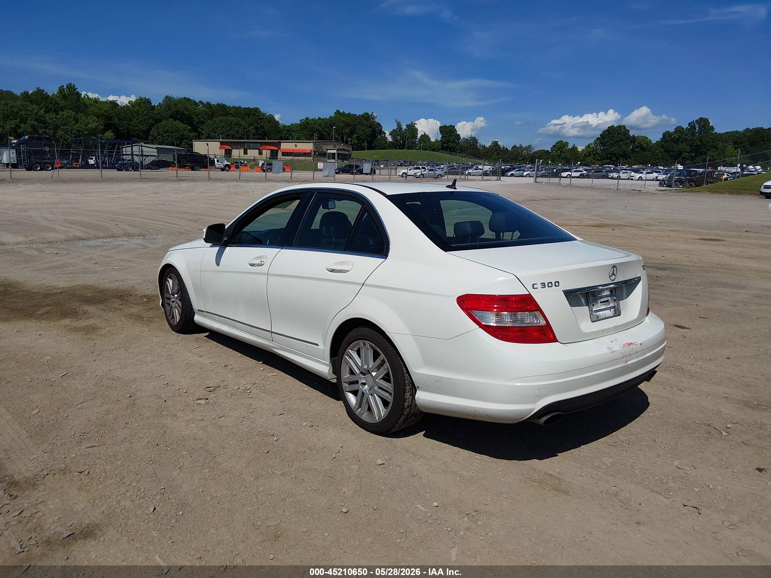 2009 Mercedes-benz C 300 Luxury/sport White vin: WDDGF54X99F234428