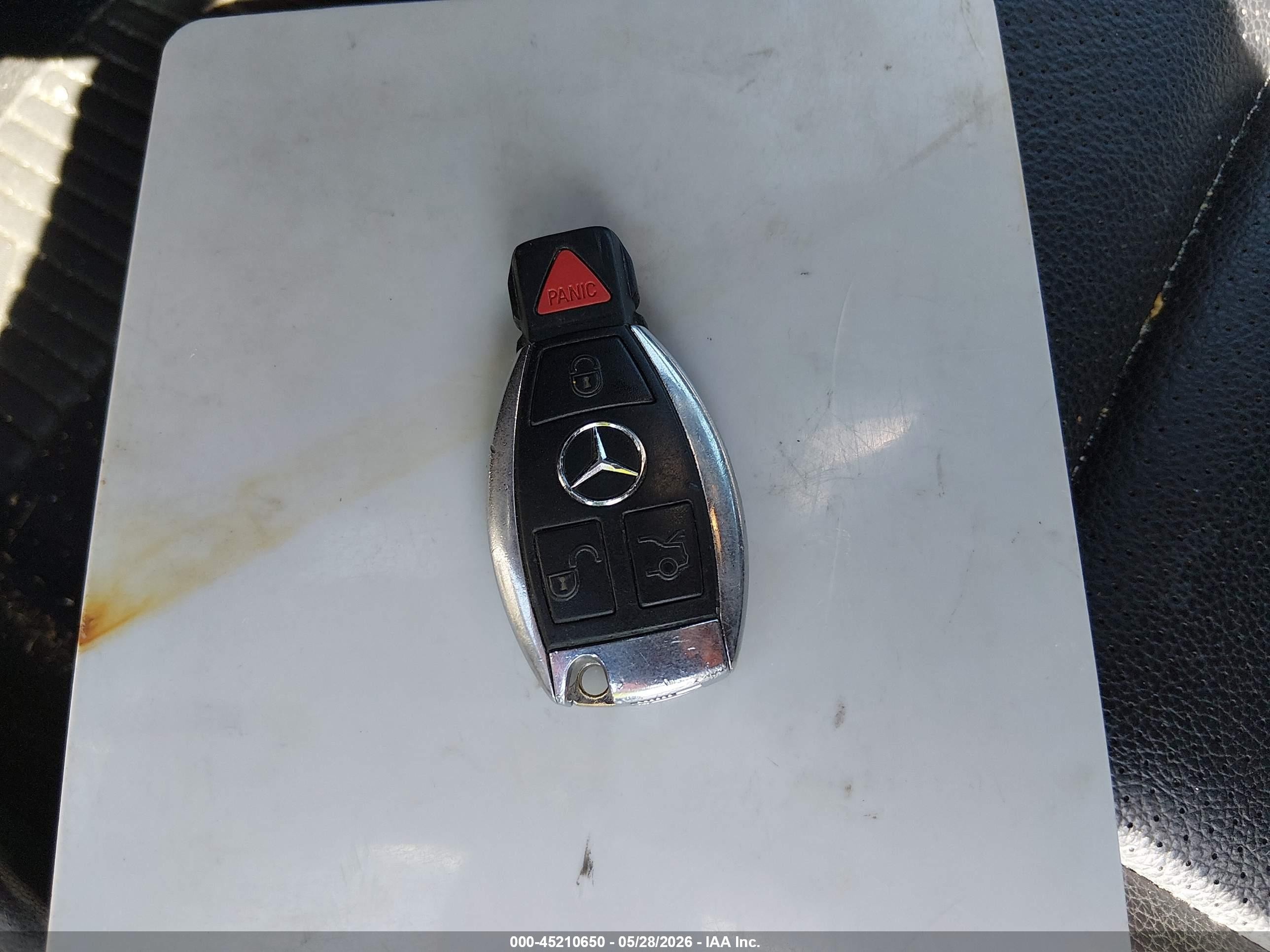 2009 Mercedes-benz C 300 Luxury/sport White vin: WDDGF54X99F234428