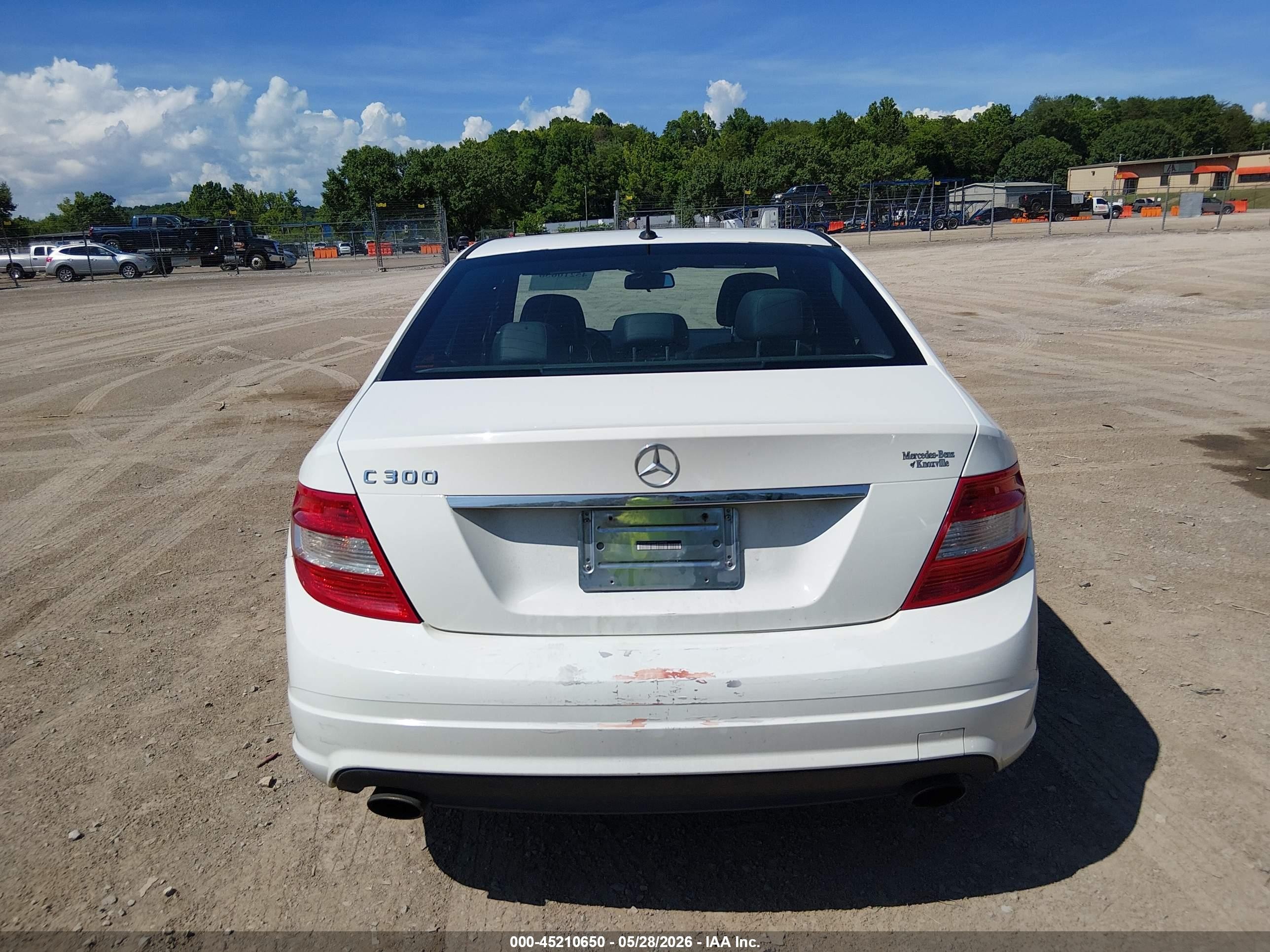 2009 Mercedes-benz C 300 Luxury/sport White vin: WDDGF54X99F234428